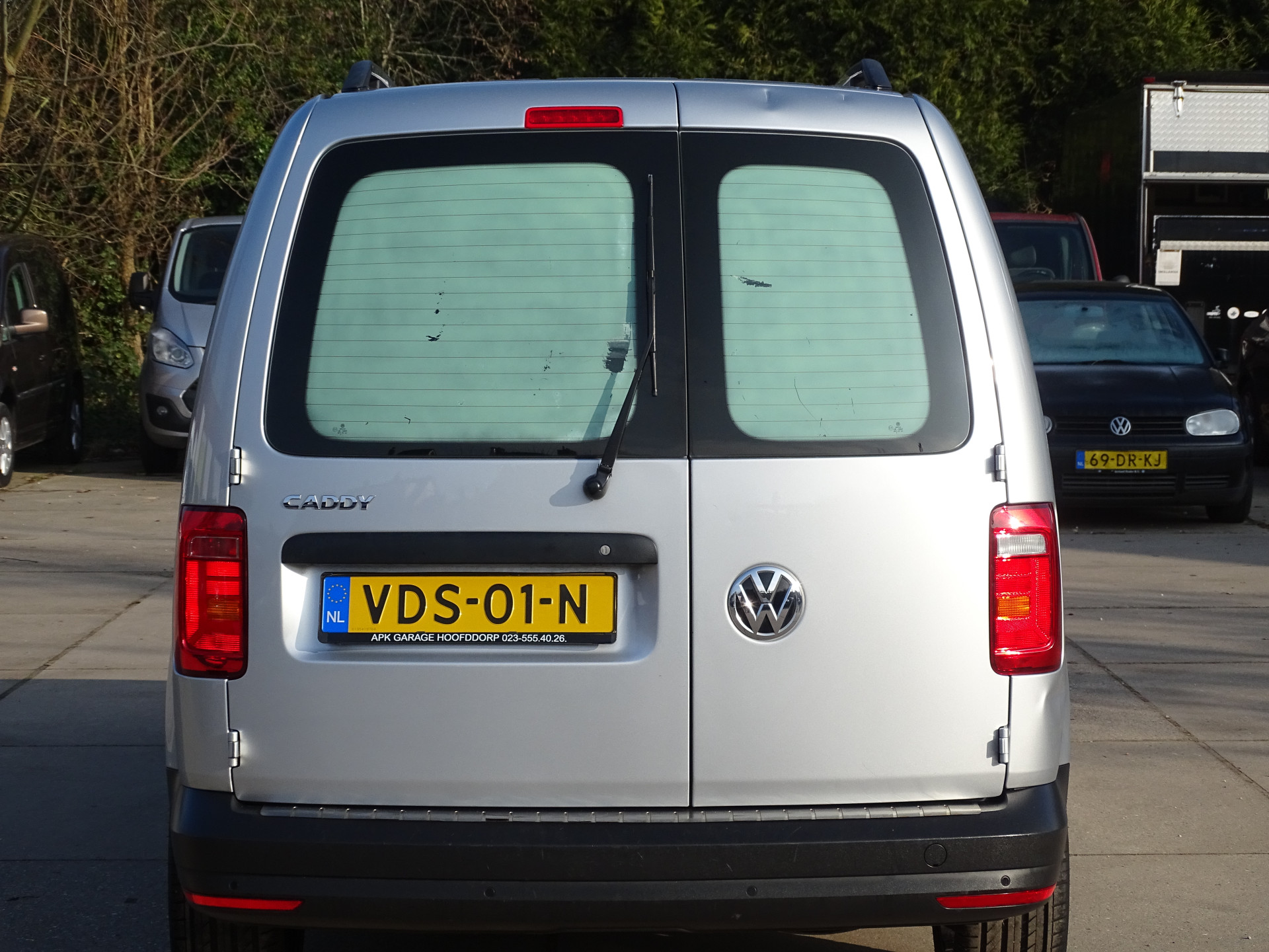 Foto van Volkswagen Caddy Modified Partition Wall