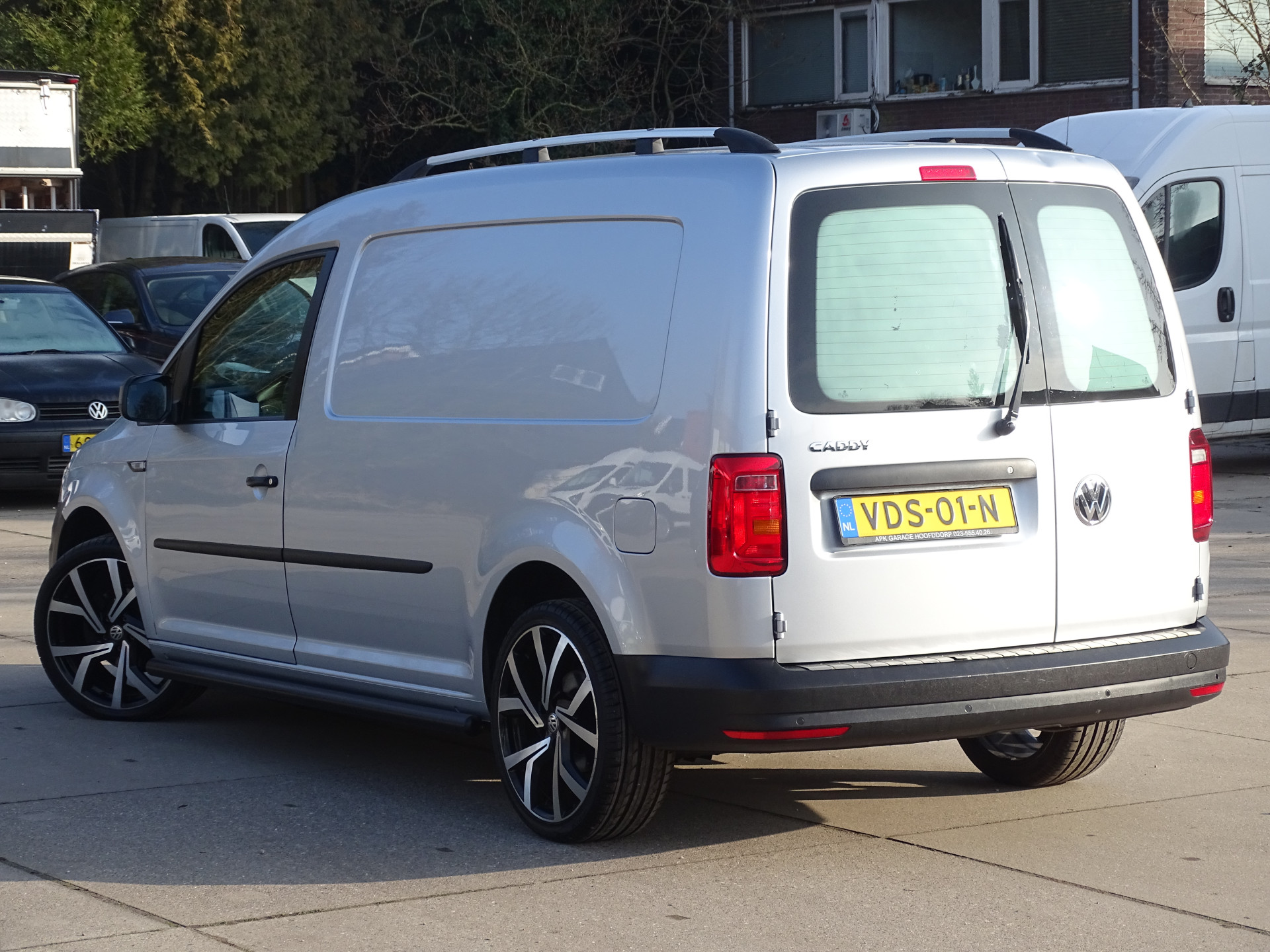 Foto van Volkswagen Caddy Modified Partition Wall