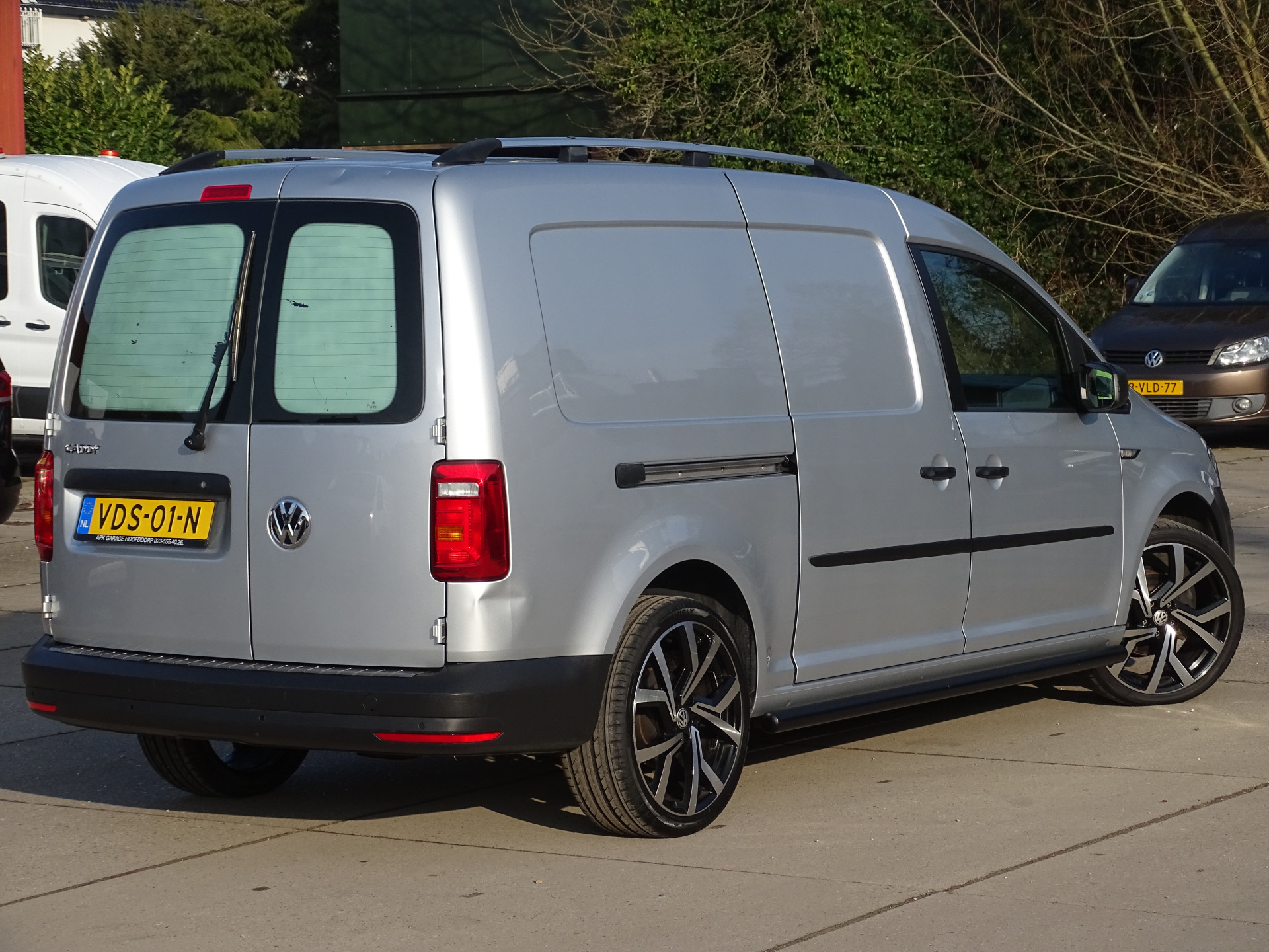 Foto van Volkswagen Caddy Modified Partition Wall