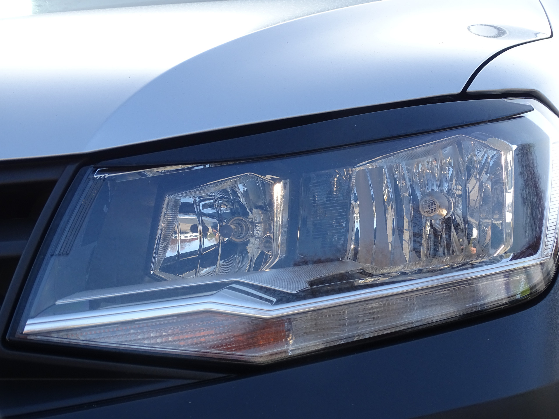 Foto van Volkswagen Caddy Modified Partition Wall