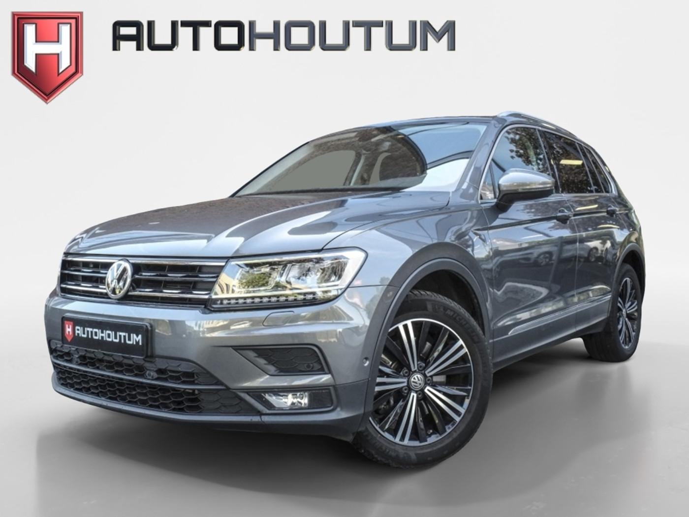 Volkswagen Tiguan 2.0 TSI AUT 4Motion | Trekhaak | Achteruitrijcamera | Standkachel 2017 - voorkant