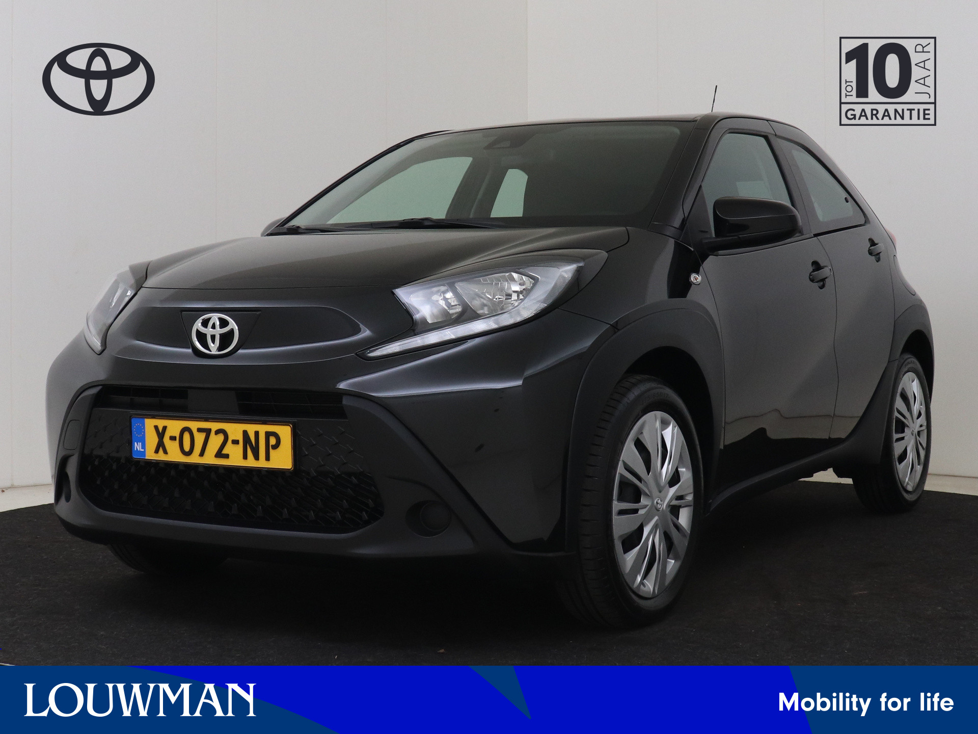 Toyota Aygo X 1.0 VVT-i S-CVT Play 2023 - voorkant