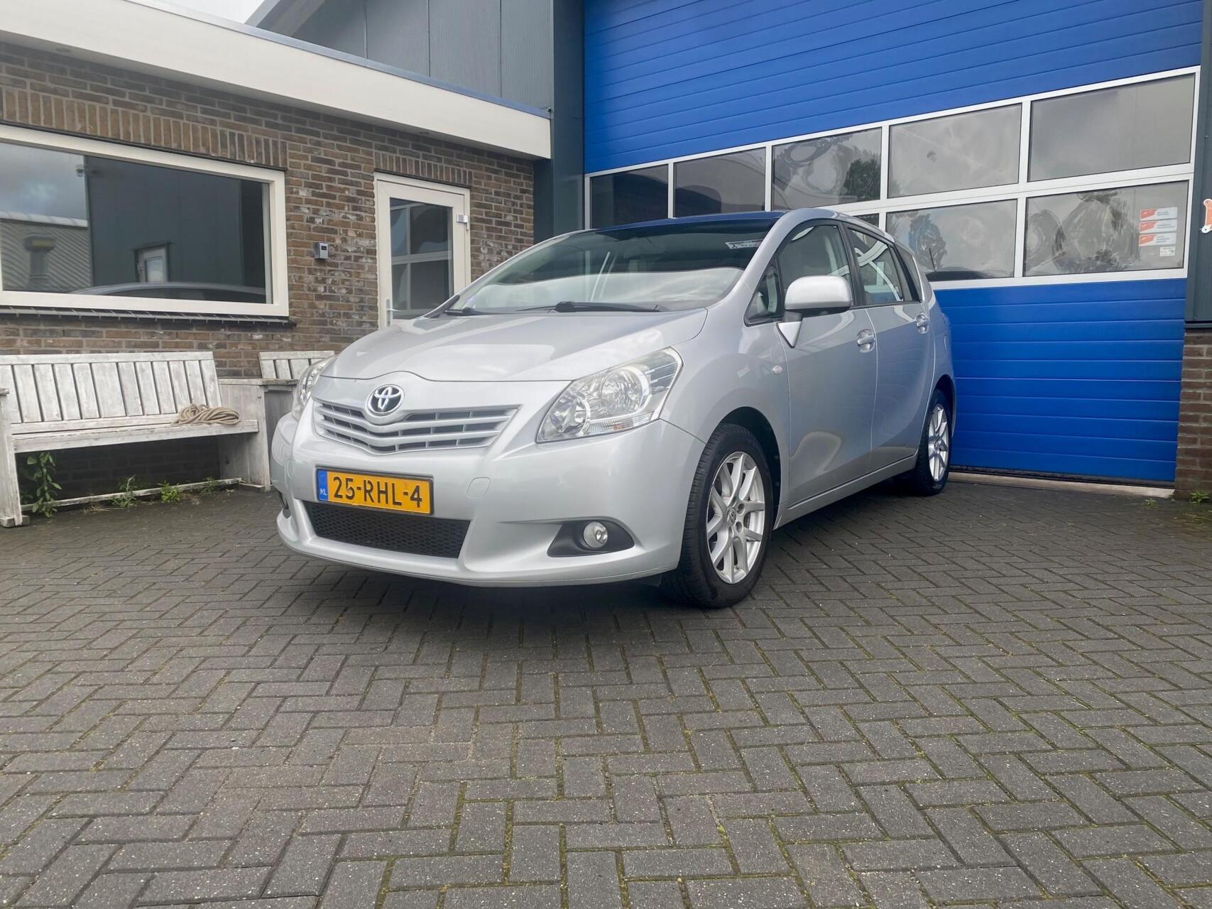 Toyota Toyota Verso 1.8 VVT-i Business cruise pano trekhaak 2011 - voorkant