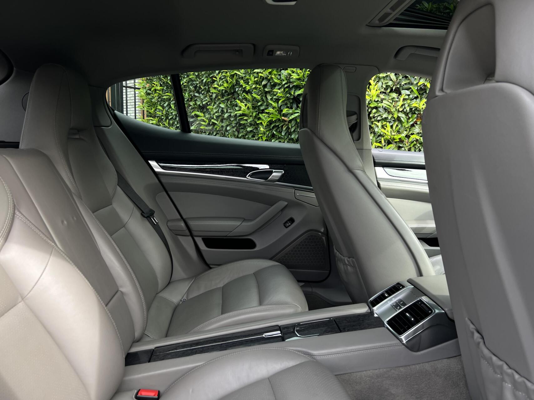 Foto van Porsche Panamera 4s