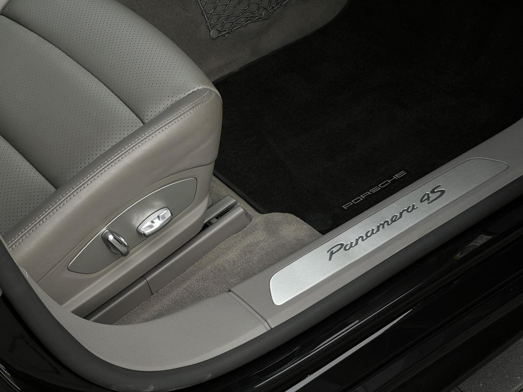 Foto van Porsche Panamera 4s
