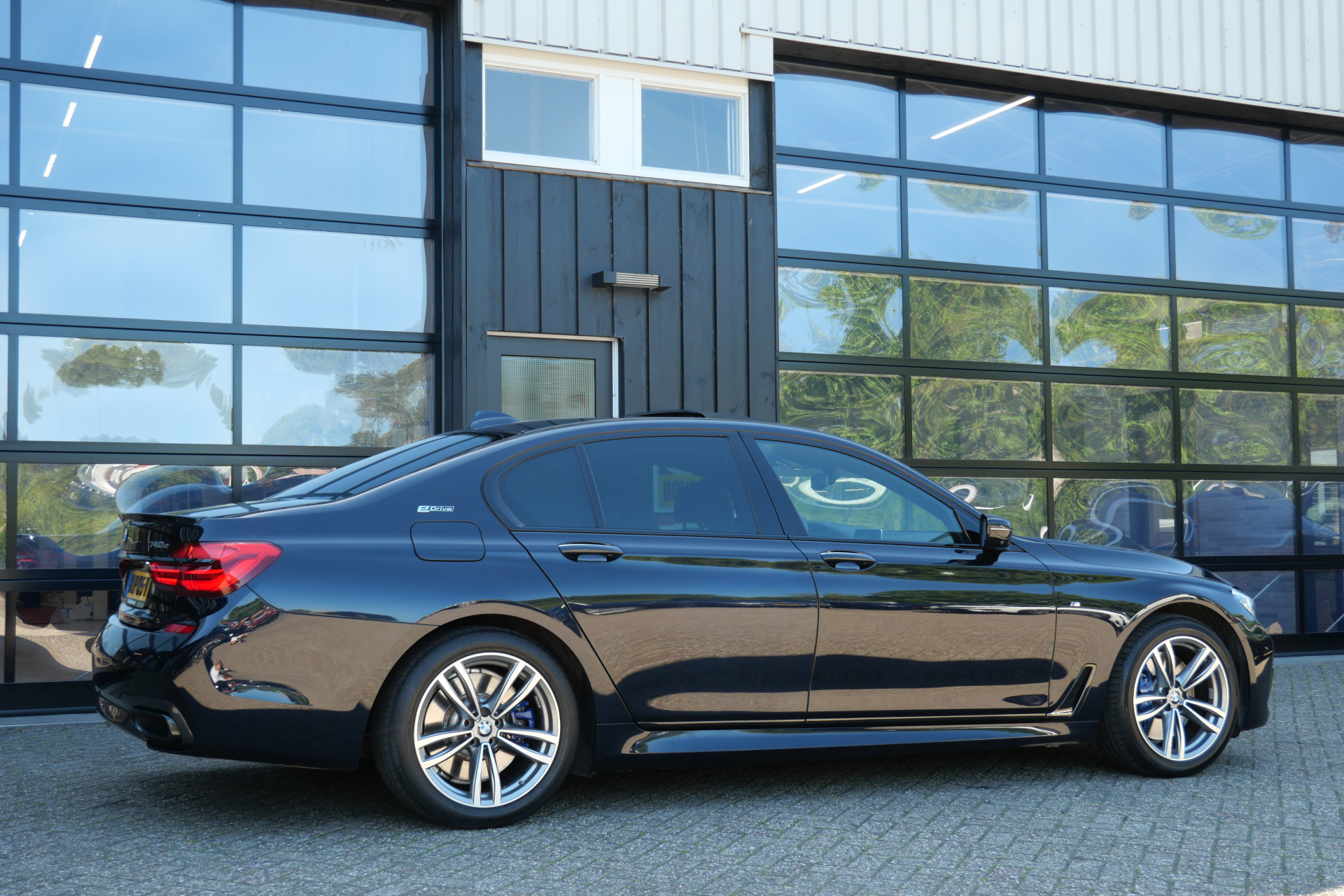 Foto van BMW 740e Iperformance