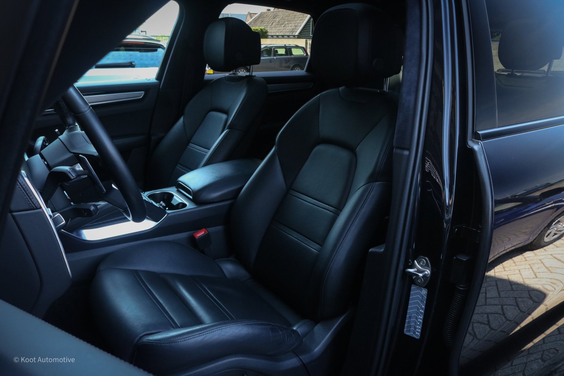 Foto van Porsche Cayenne Turbo S E-hybrid