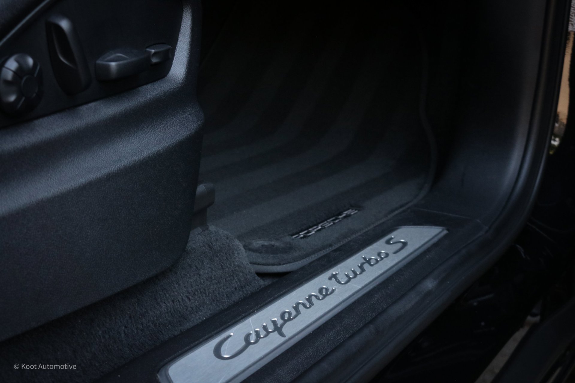 Foto van Porsche Cayenne Turbo S E-hybrid