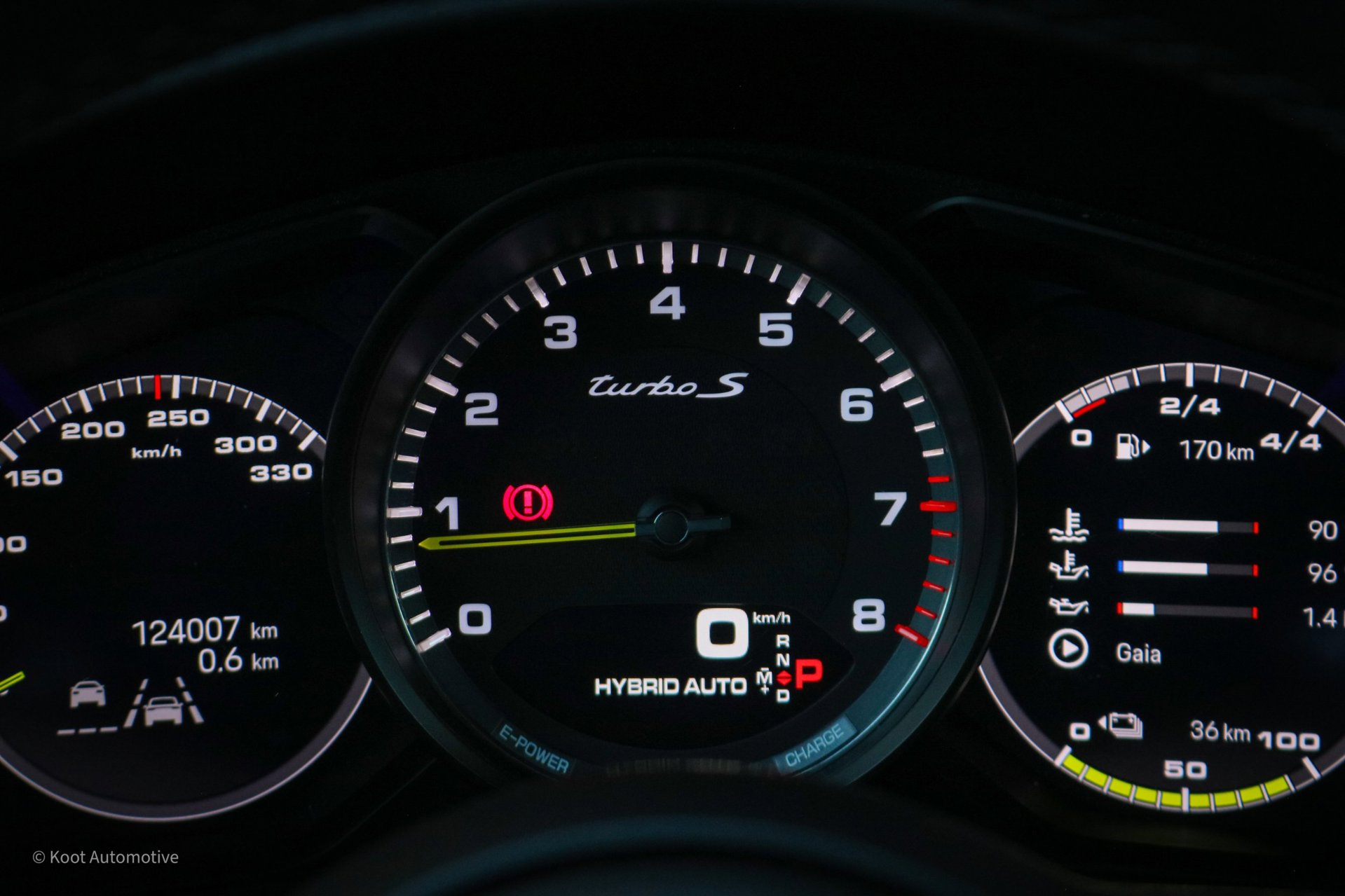 Foto van Porsche Cayenne Turbo S E-hybrid
