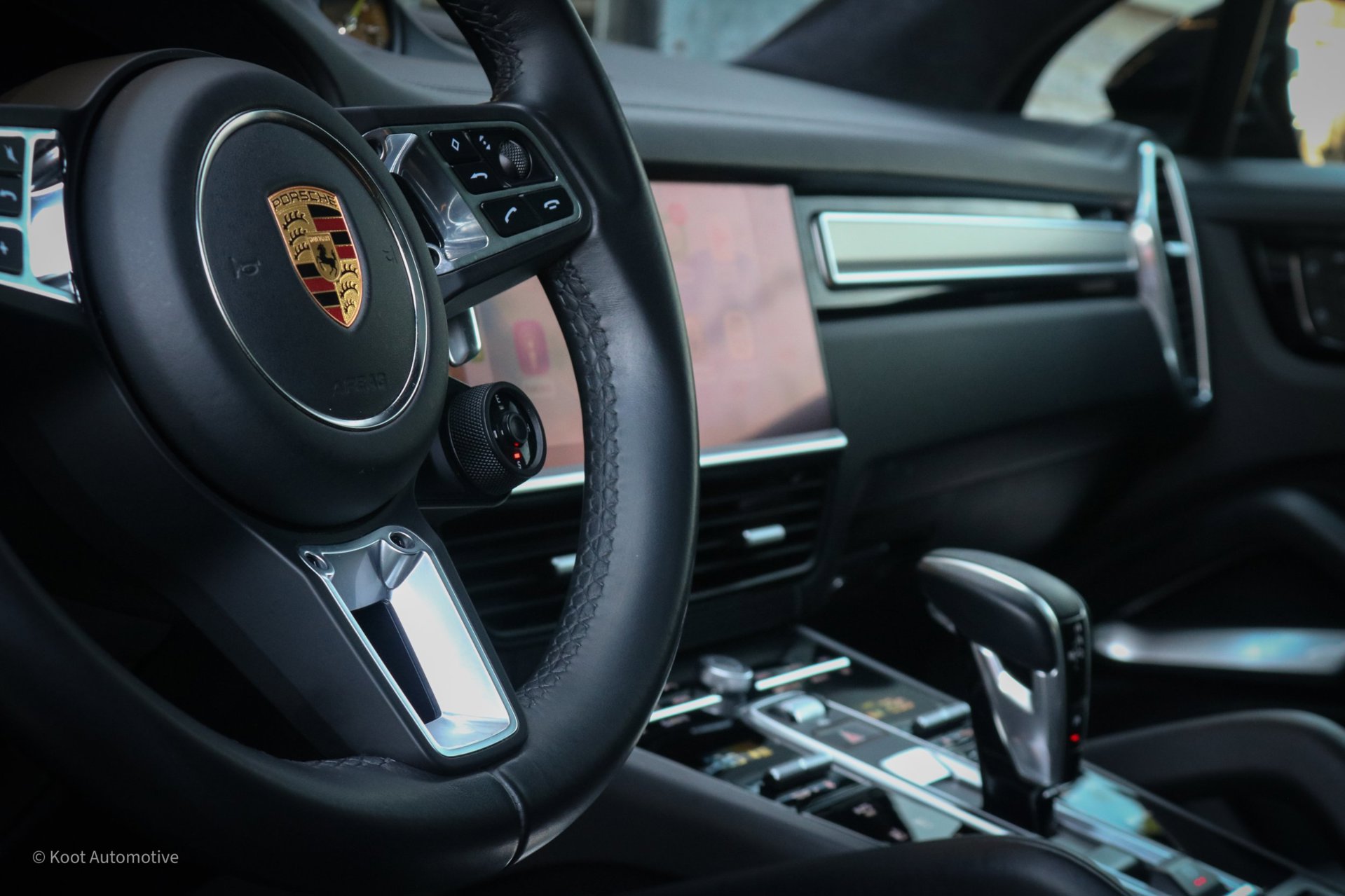 Foto van Porsche Cayenne Turbo S E-hybrid