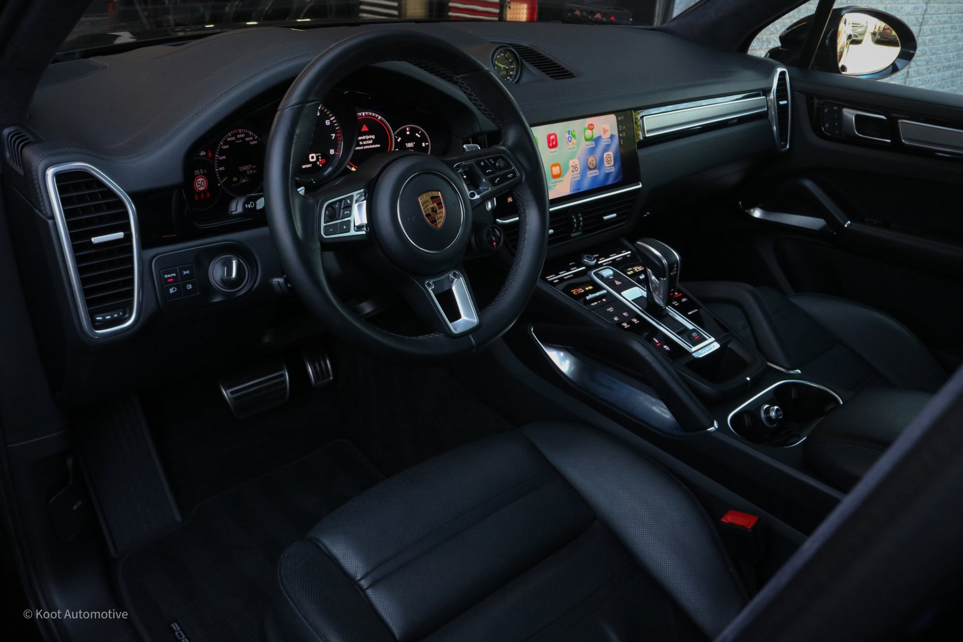 Foto van Porsche Cayenne Turbo S E-hybrid