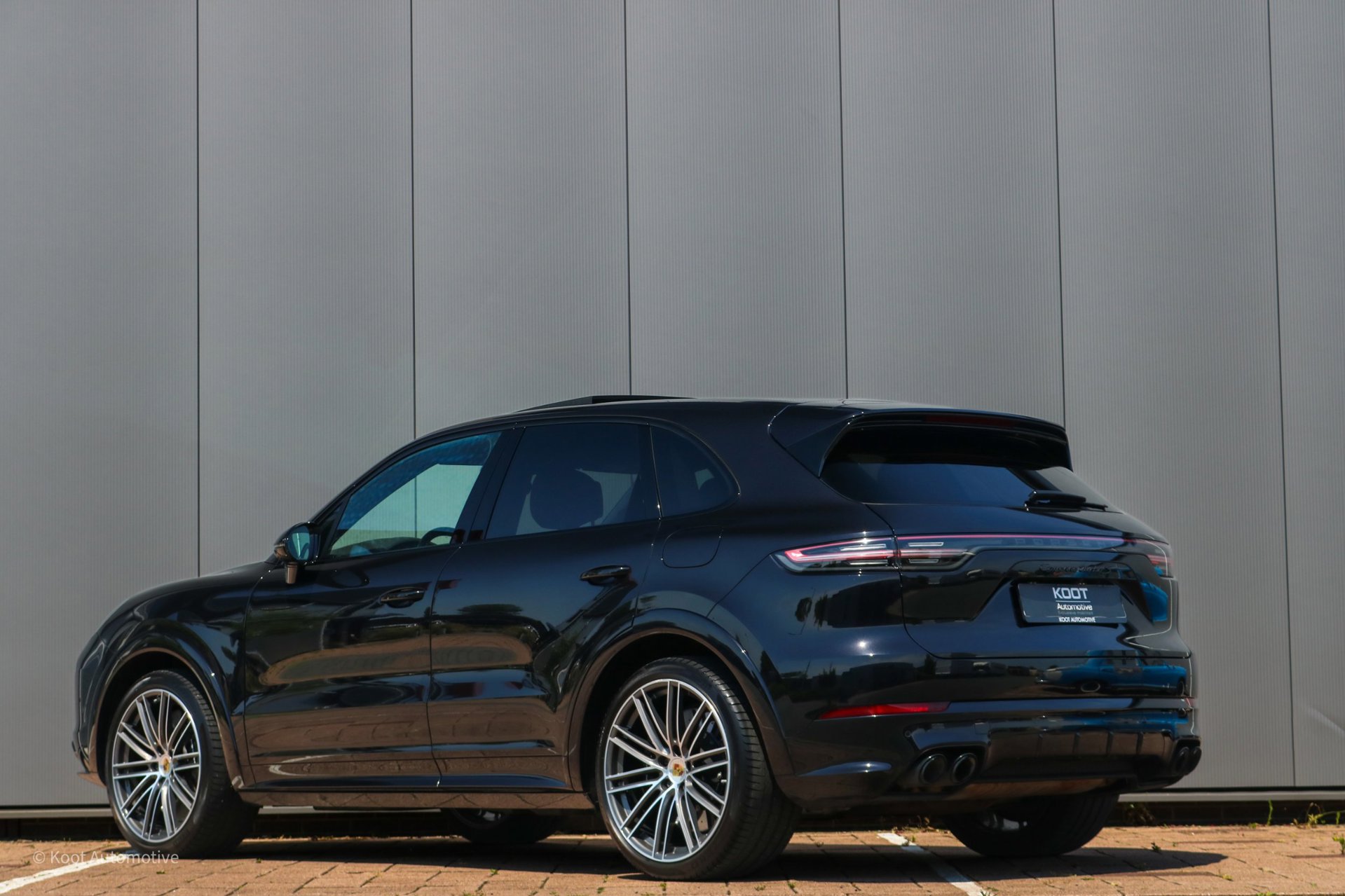 Foto van Porsche Cayenne Turbo S E-hybrid