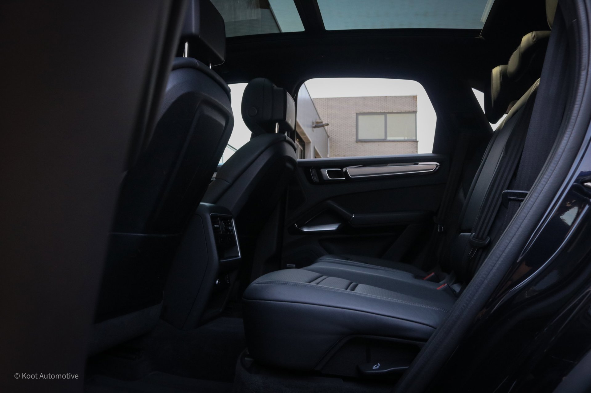 Foto van Porsche Cayenne Turbo S E-hybrid