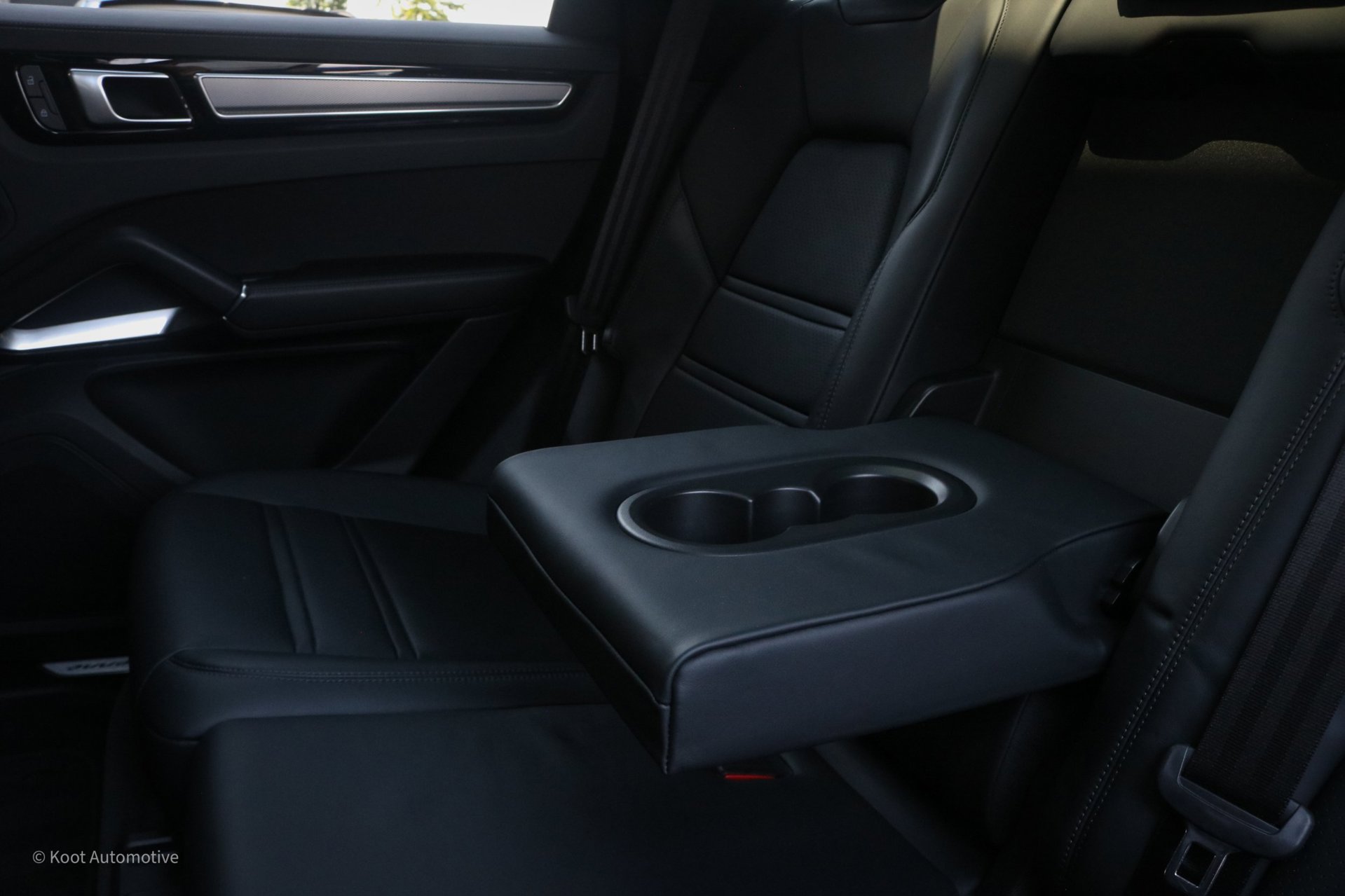 Foto van Porsche Cayenne Turbo S E-hybrid