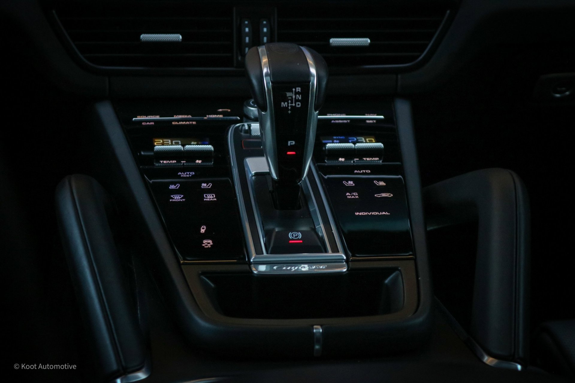 Foto van Porsche Cayenne Turbo S E-hybrid