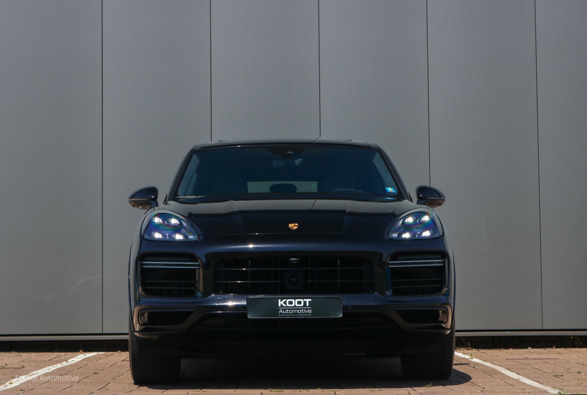 Foto van Porsche Cayenne Turbo S E-hybrid