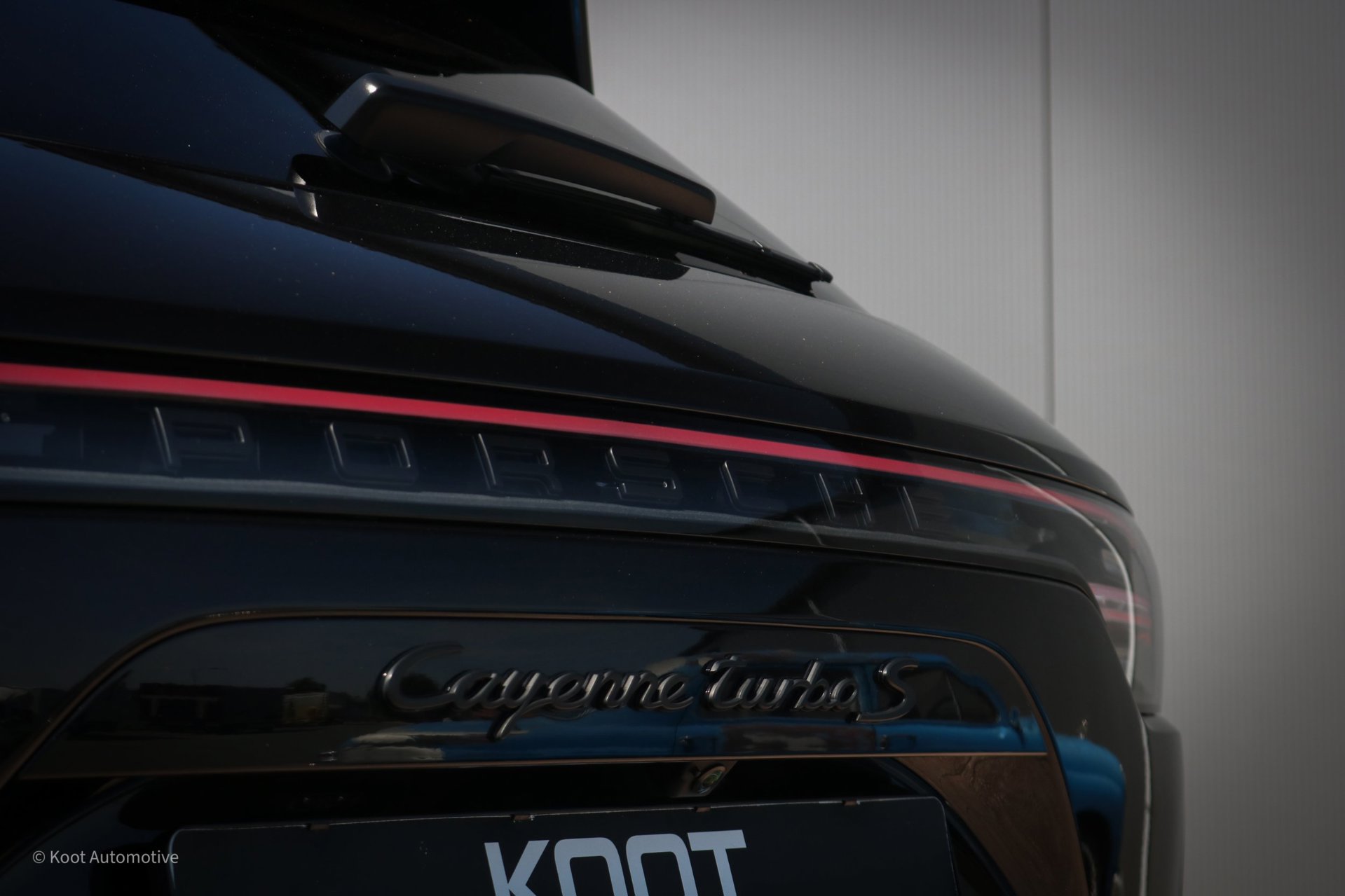 Foto van Porsche Cayenne Turbo S E-hybrid