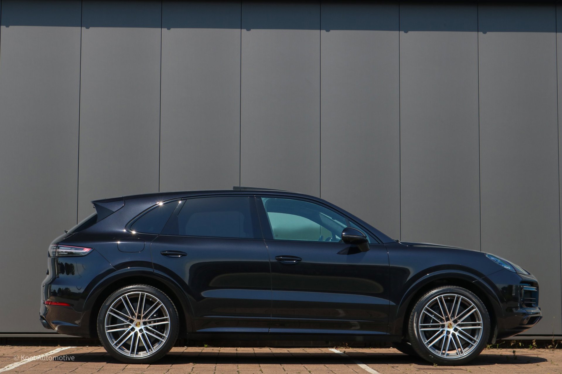 Foto van Porsche Cayenne Turbo S E-hybrid