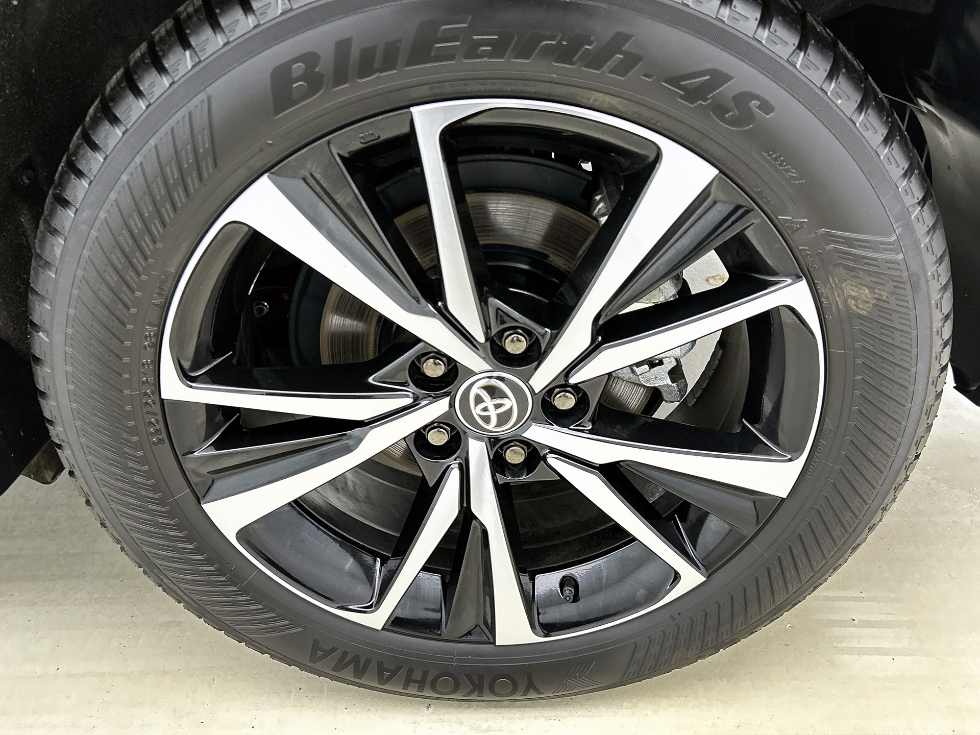 Foto van Toyota Toyota C-hr