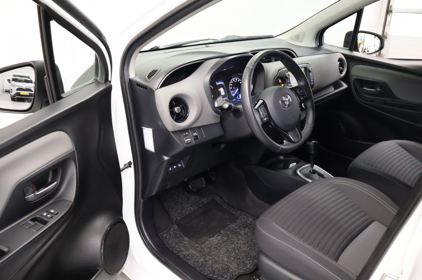 Foto van Toyota Toyota Yaris Hybrid
