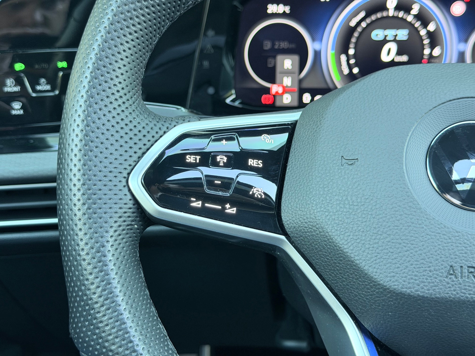 Foto van Volkswagen Golf GTE