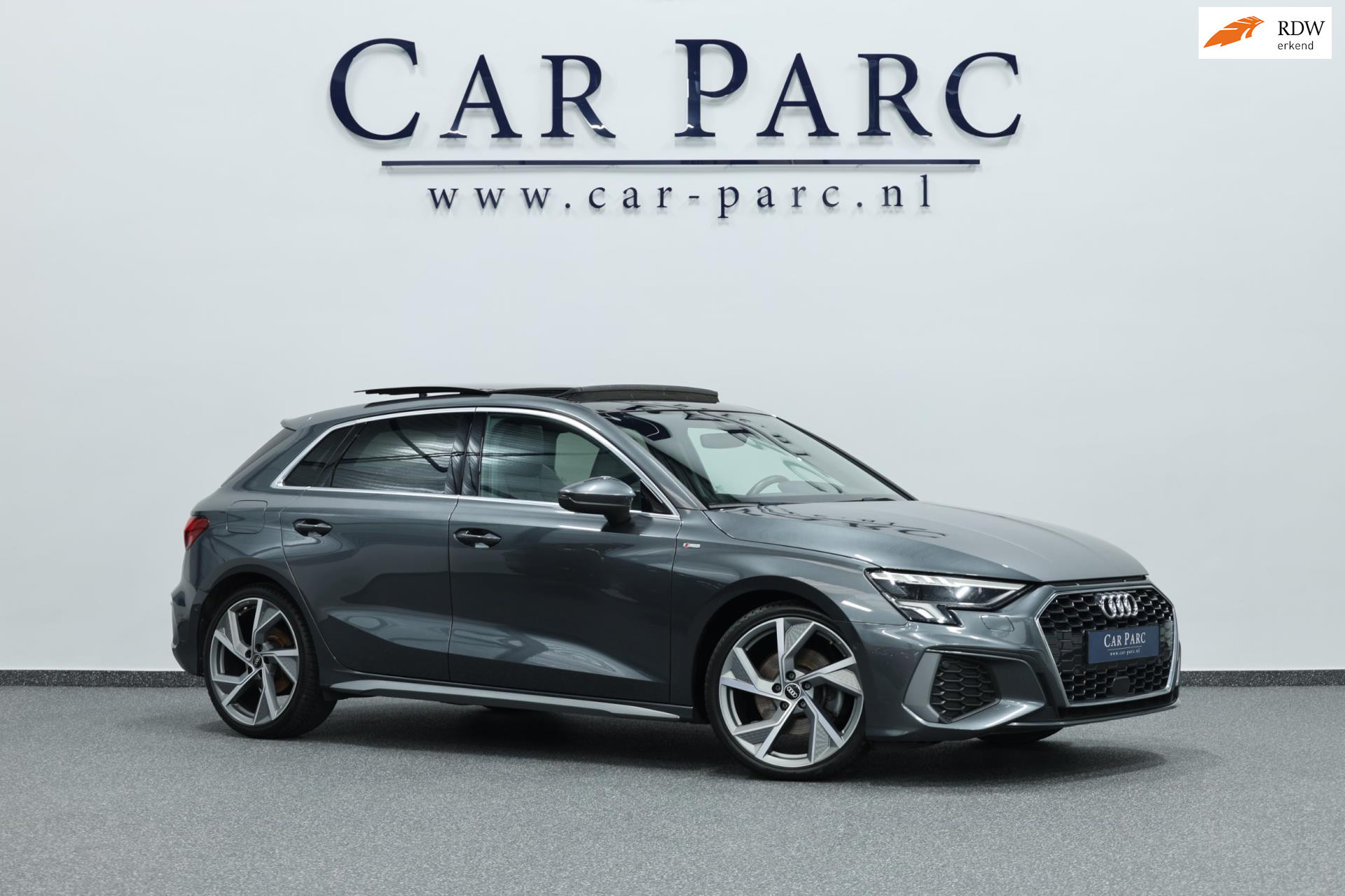 Audi A3 Sportback 35 TFSI S edition S-LINE/LED/VIRTUAL/PANO/HALF LEDER+S.VERWARMING/LMV/CAM/LINE/ACC/ECC/12 MDN GARANTIE! 2021 - voorkant
