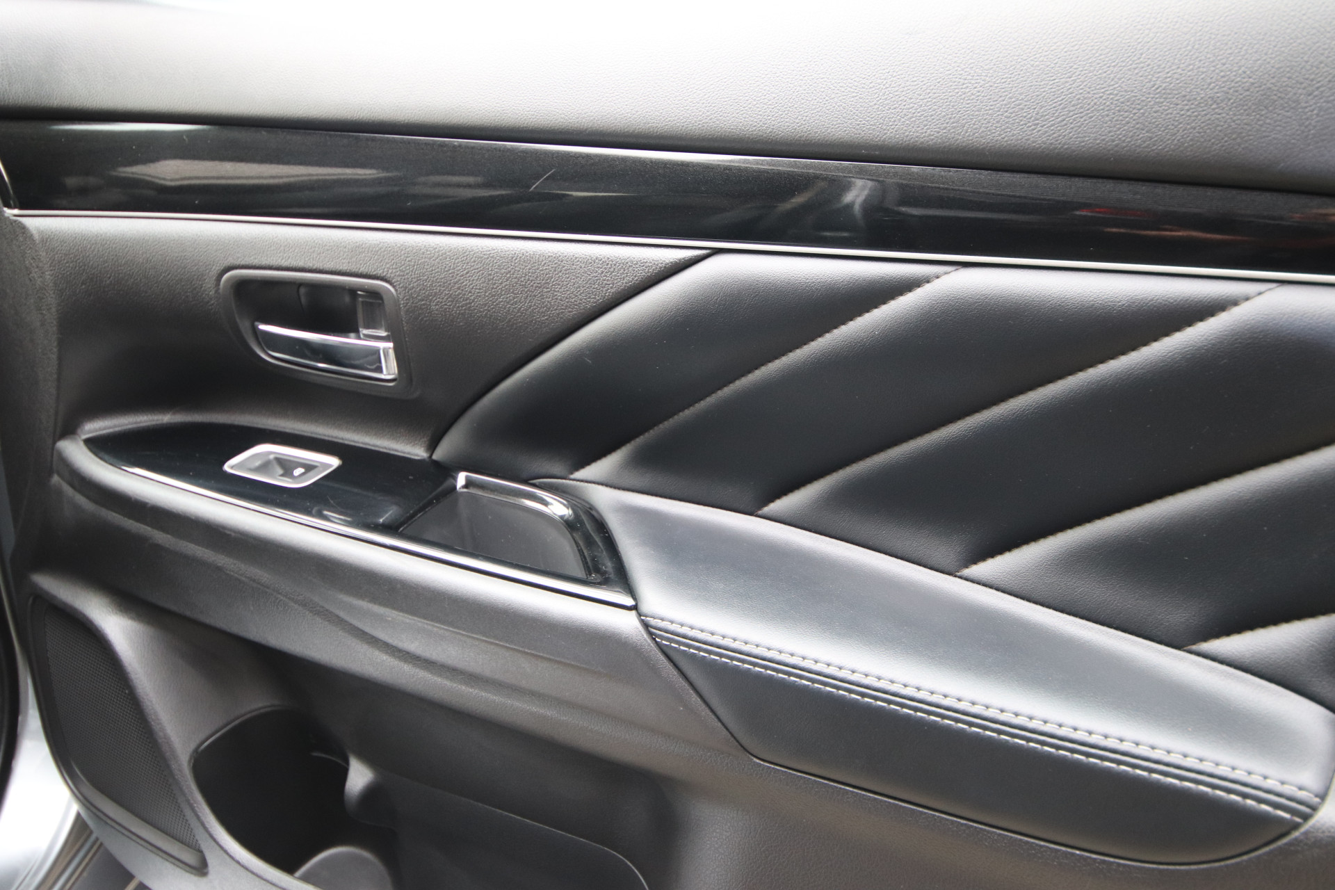 Foto van Mitsubishi Mitsubishi Outlander