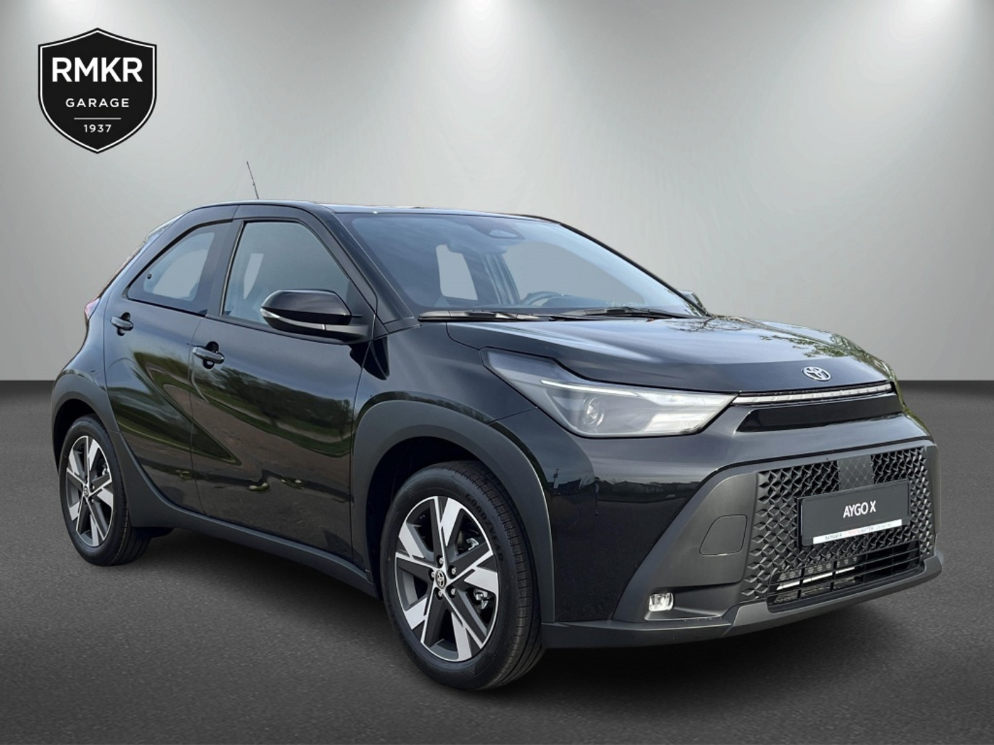 Toyota Toyota Aygo X Hybrid 115 Black Edition | Stoelverwarming | ACC | Apple Carplay 2026 - voorkant