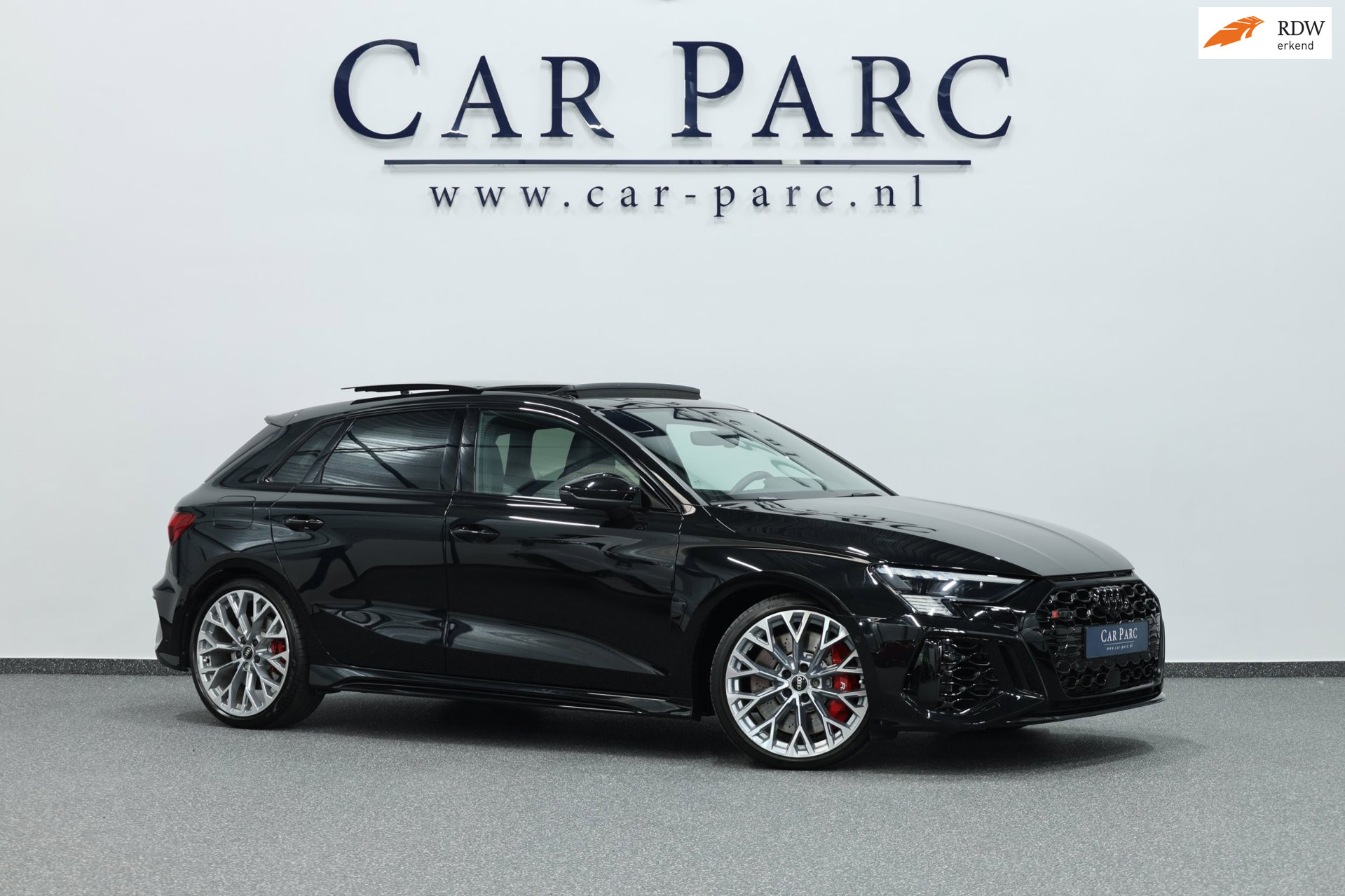 Audi Rs3 Sportback 2.5 TFSI quattro 400+PK MATRIX-LED/VIRTUAL/B&O/SFEER/LEDER+S.VERWARMING/19"LMV/CAM/PDC/ACC/12 MND GARANTIE!! 2022 - voorkant