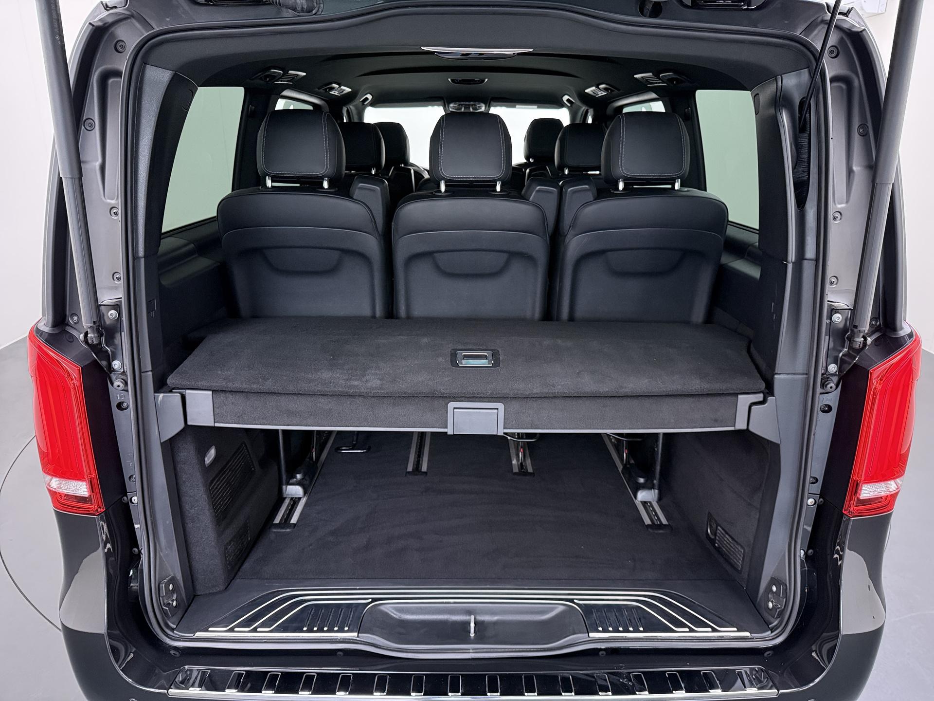 Foto van Mercedes-Benz Eqv