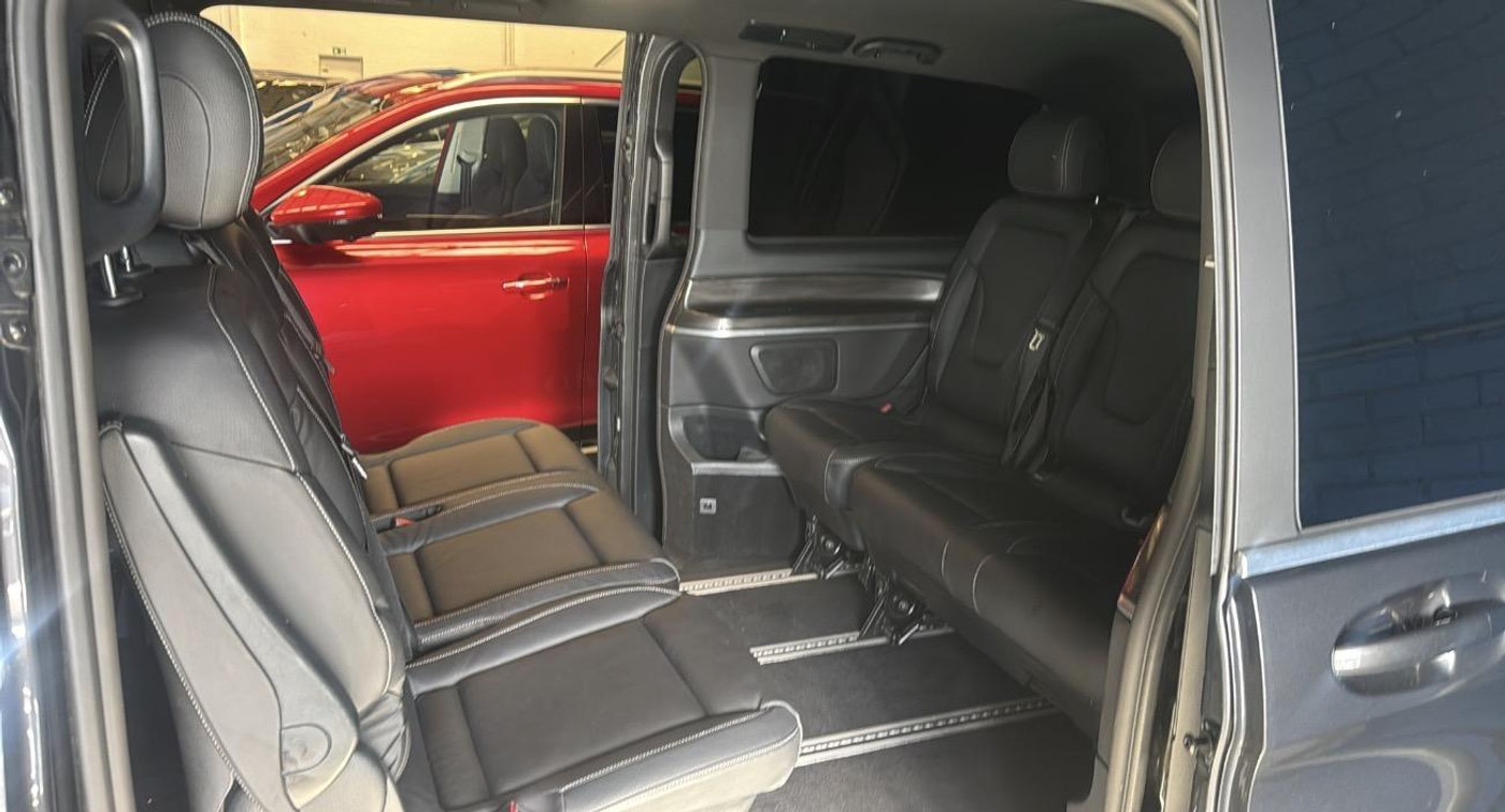 Foto van Mercedes-Benz Eqv