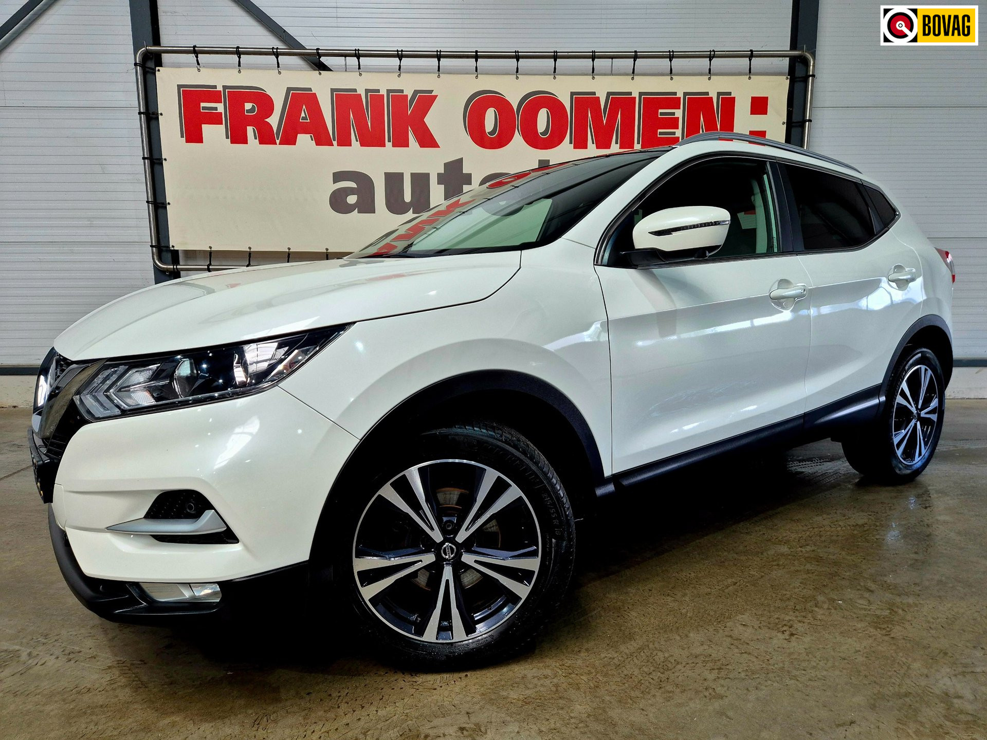 Nissan Qashqai 1.3 DIG-T 140PK N-Connecta + Panorama|Parelmoer|360 camera|Keyless|Lane|DAB|Navi|Climate|Cruise|18"LMV 2020 - voorkant