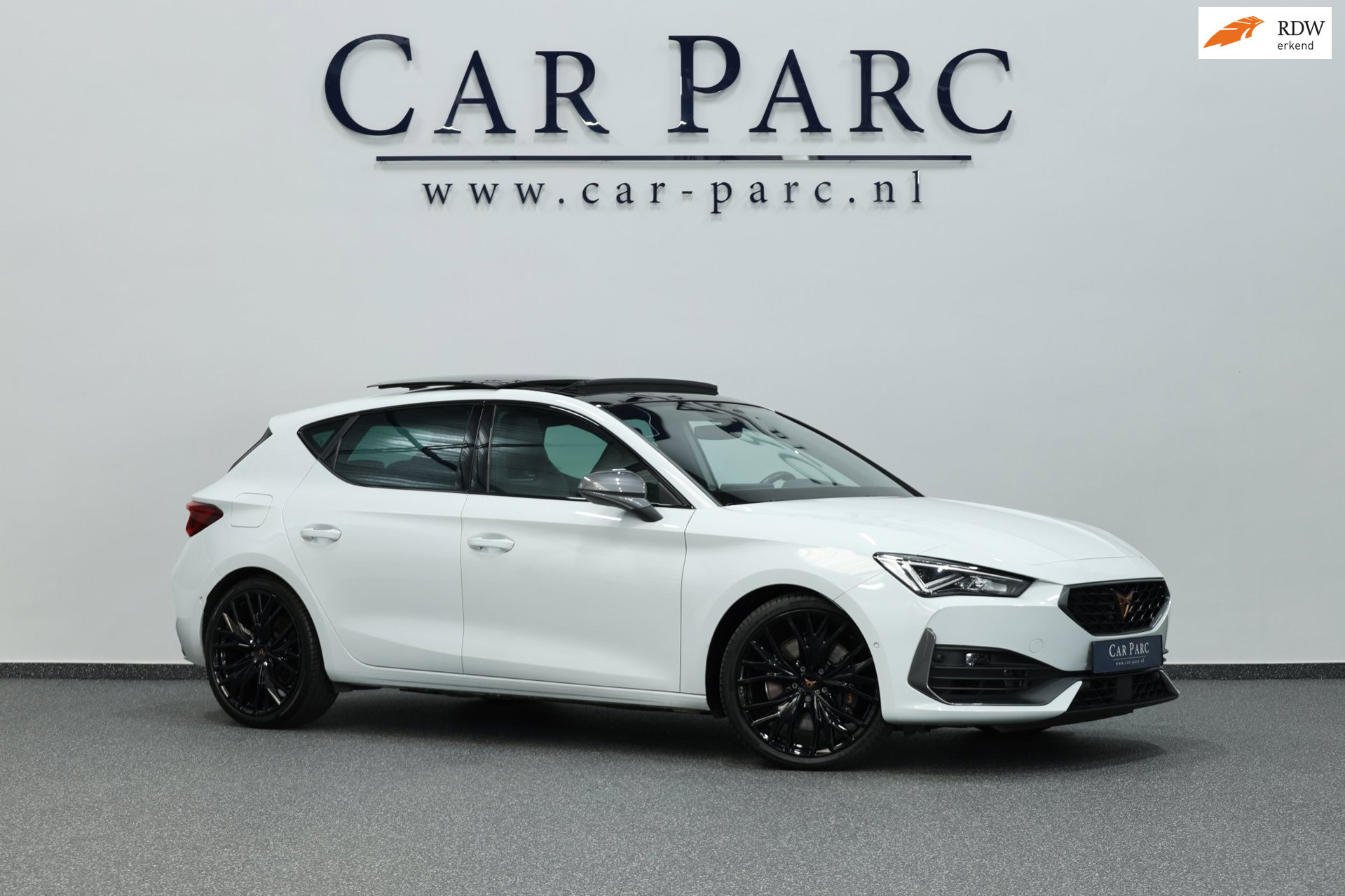 Cupra Leon 2.0 TSI VZ 300+PK LED/VIRTUAL/SFEER/PANO/HALF LEER+S.VERWARMING+MEMORY/19"/CAM/ACC/ECC/12 MDN GARANTIE! 2021 - voorkant