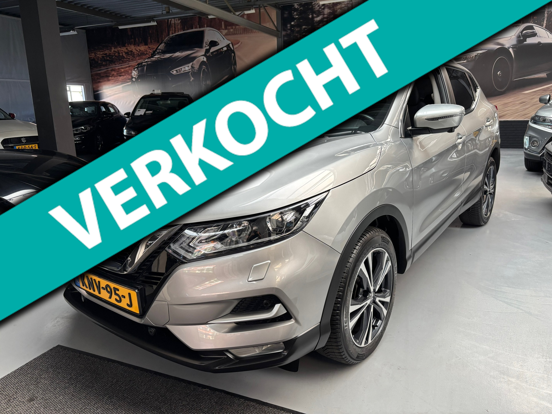 Nissan Qashqai 1.3 DIG-T Design Edition / Navi / Stoelverwarming / Trekhaak 2021 - voorkant