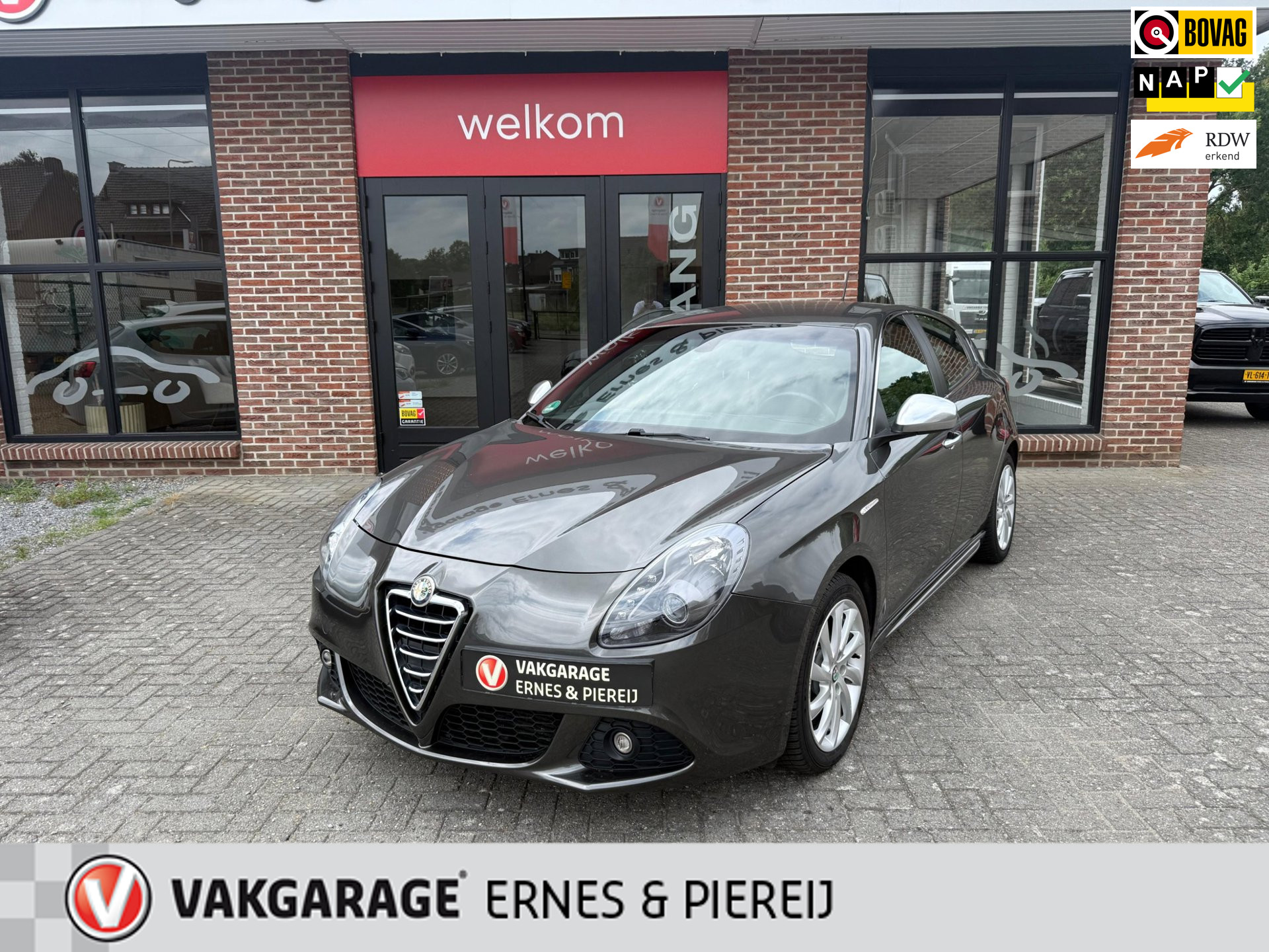 Alfa Romeo Alfa Giulietta 1.4 T Distinctive 2012 - voorkant