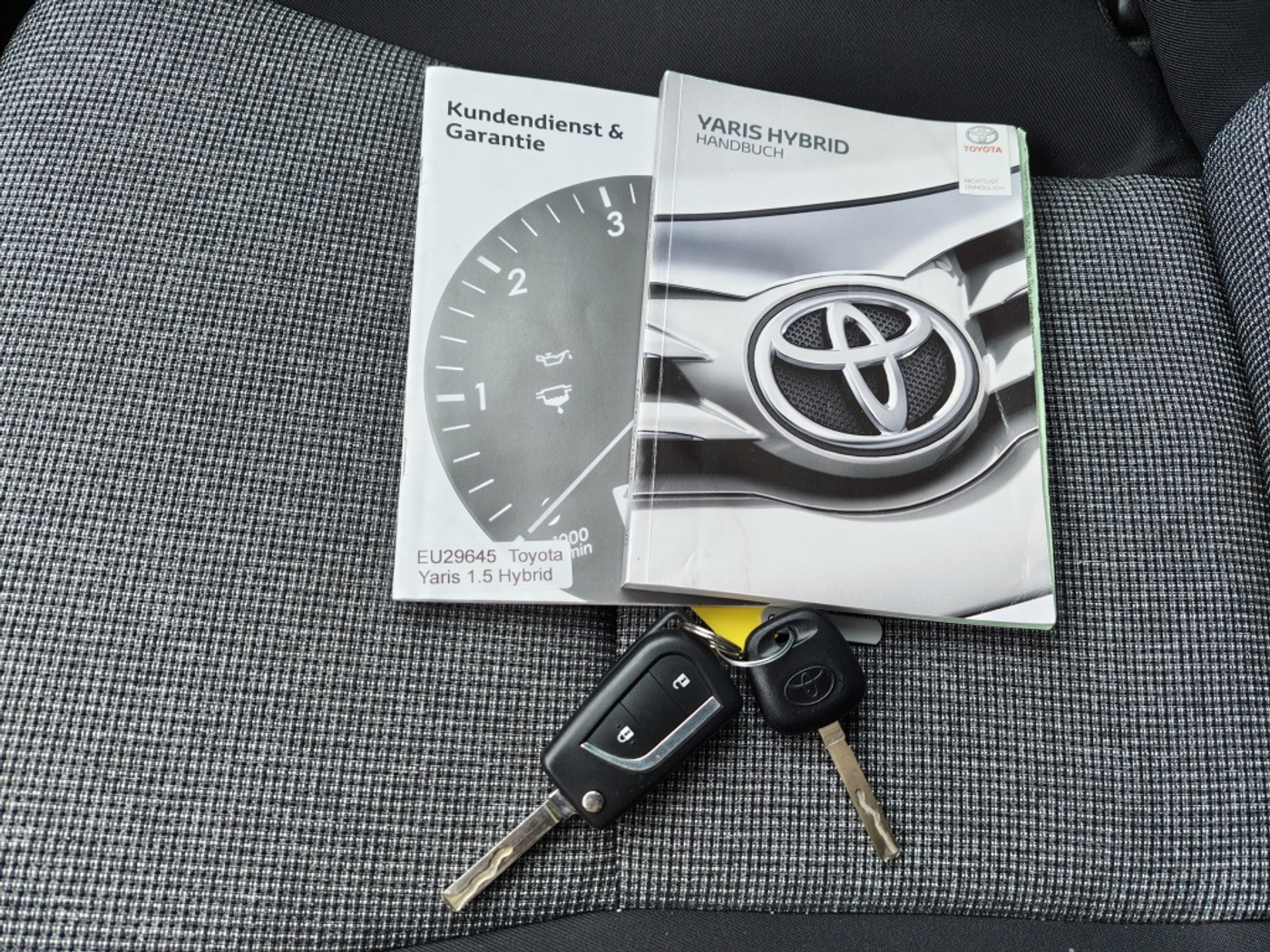 Foto van Toyota Toyota Yaris Hybrid