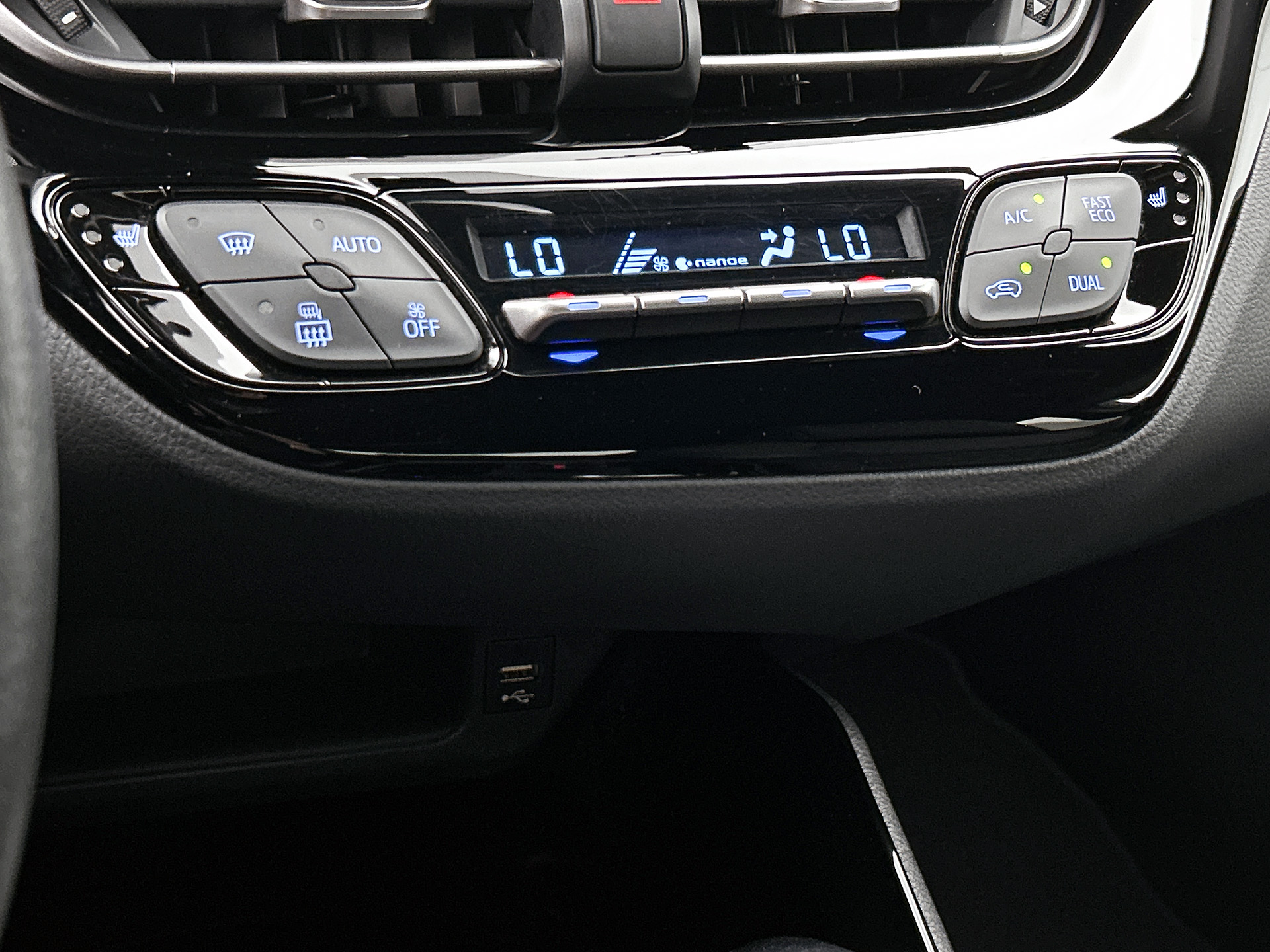 Foto van Toyota Toyota C-hr