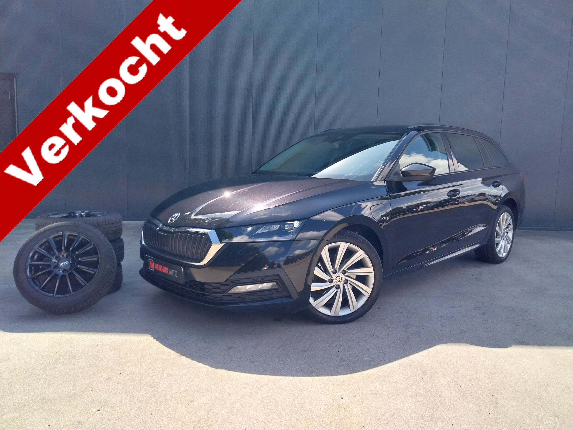 Škoda Octavia 1.4 TSI iV PHEV 1e EIGENAAR CAMERA VIRTUAL COCKPIT SFEER VERLICHTING LED NAVI ECC PARK ASSIST XENON 2022 - voorkant