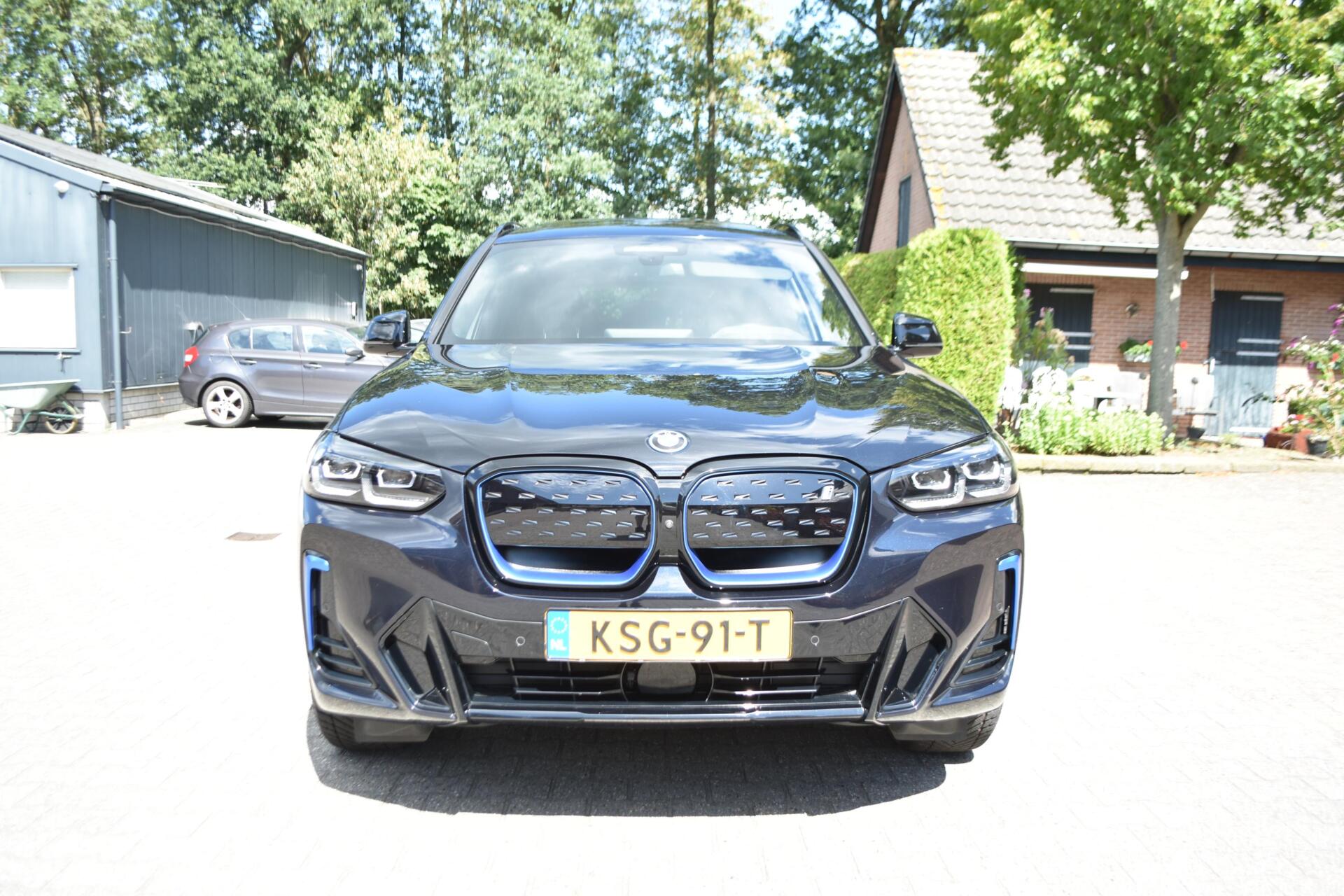 Foto van BMW Ix3