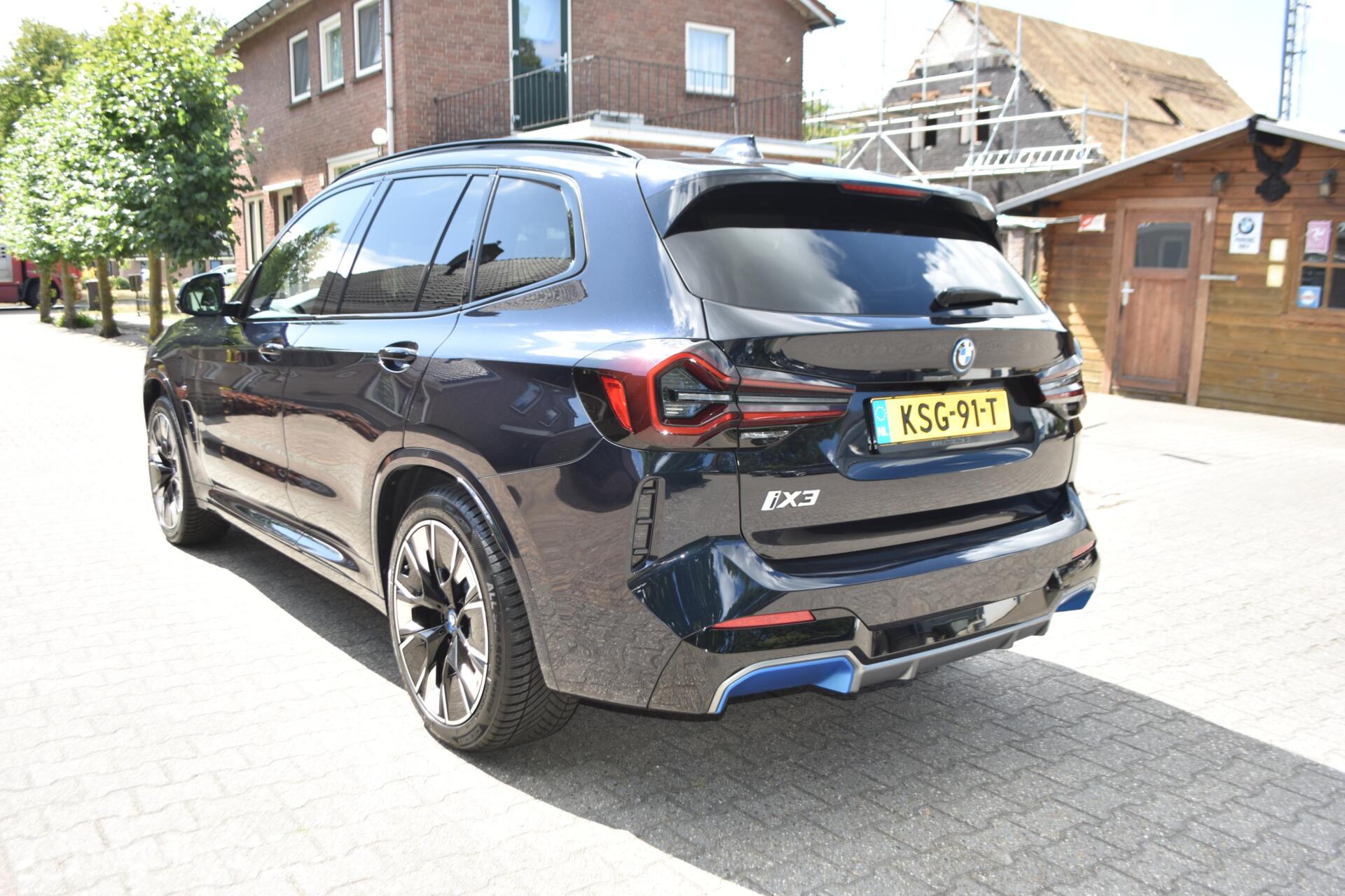 Foto van BMW Ix3
