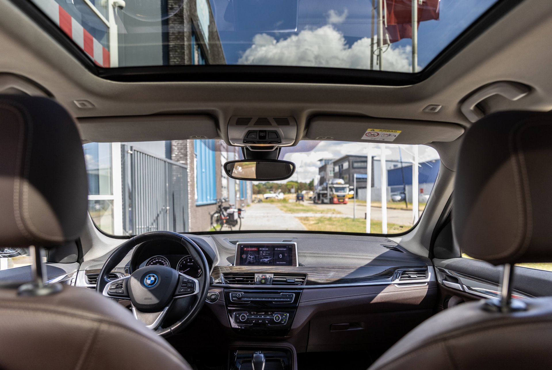 Foto van BMW X1 Xdrive25e