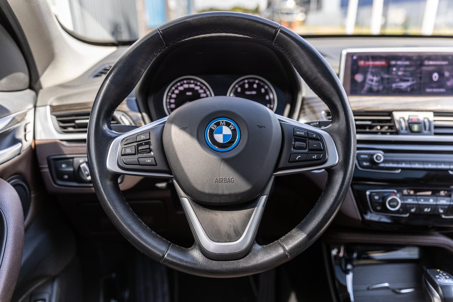 Foto van BMW X1 Xdrive25e
