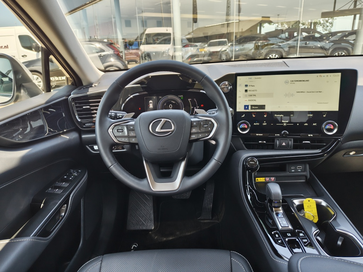 Foto van Lexus Lexus Nx450h+