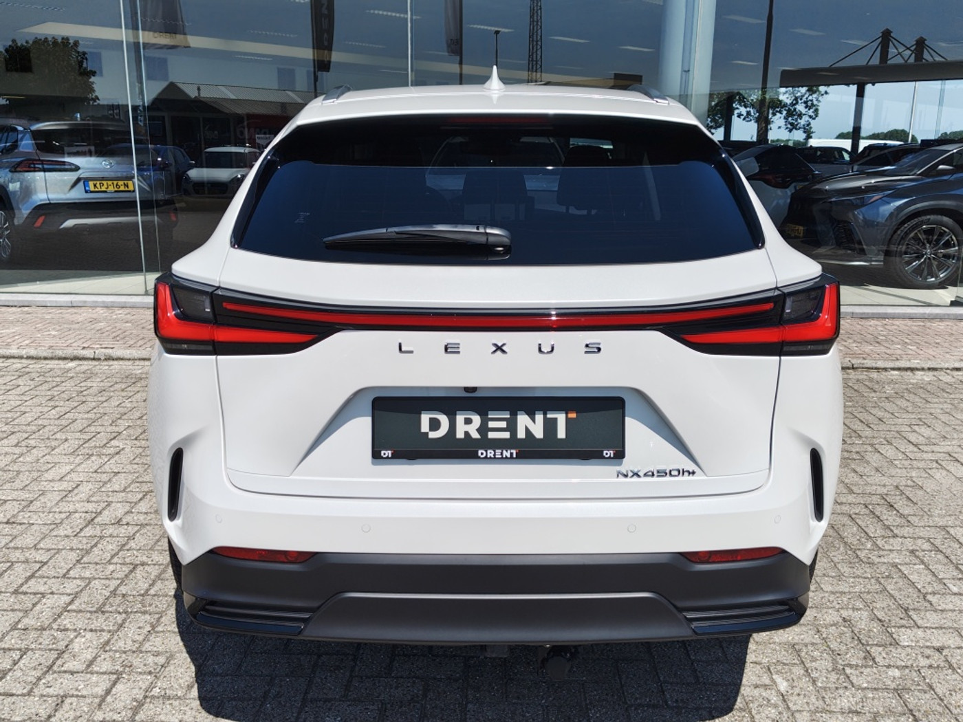 Foto van Lexus Lexus Nx450h+
