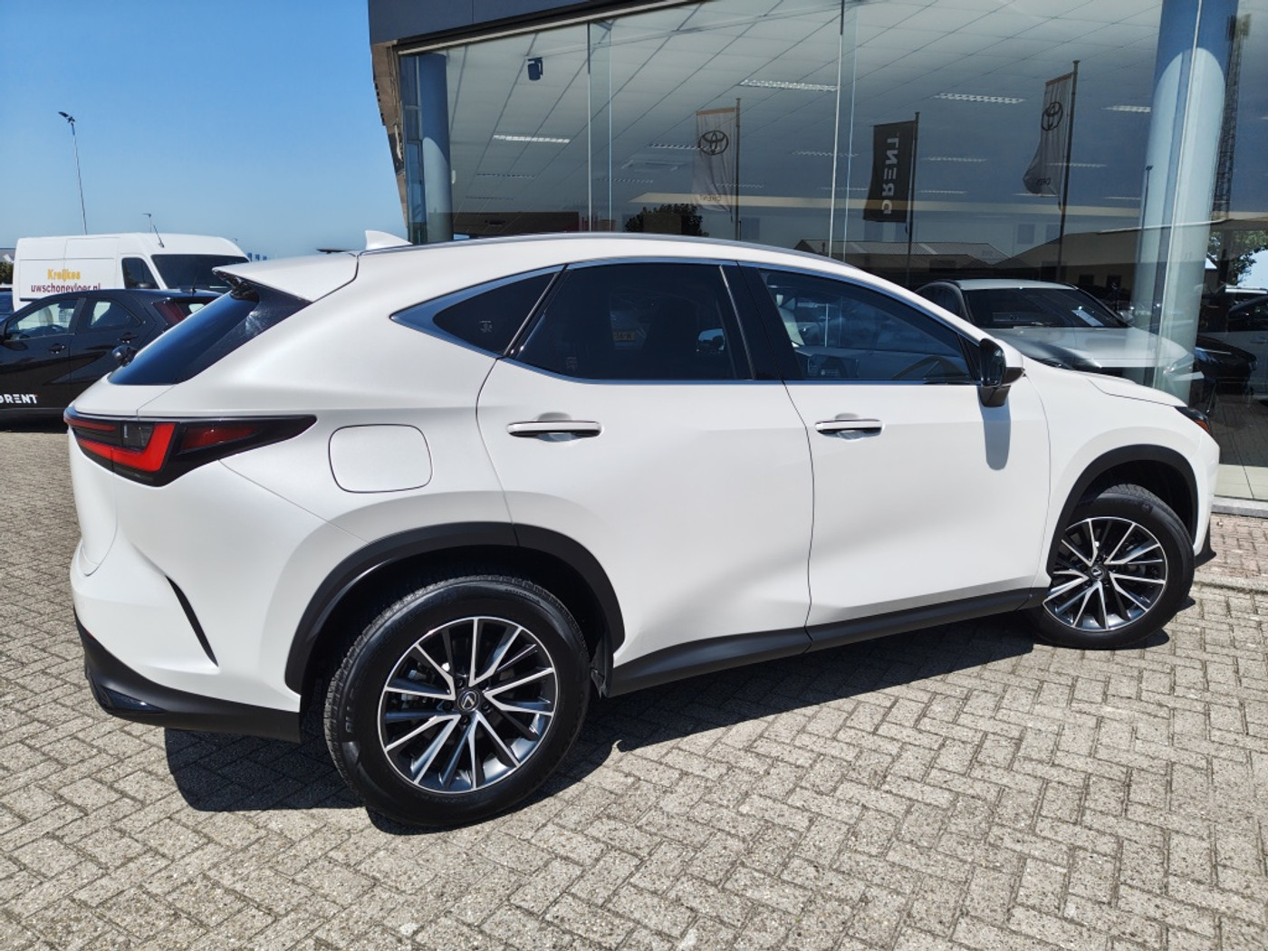 Foto van Lexus Lexus Nx450h+