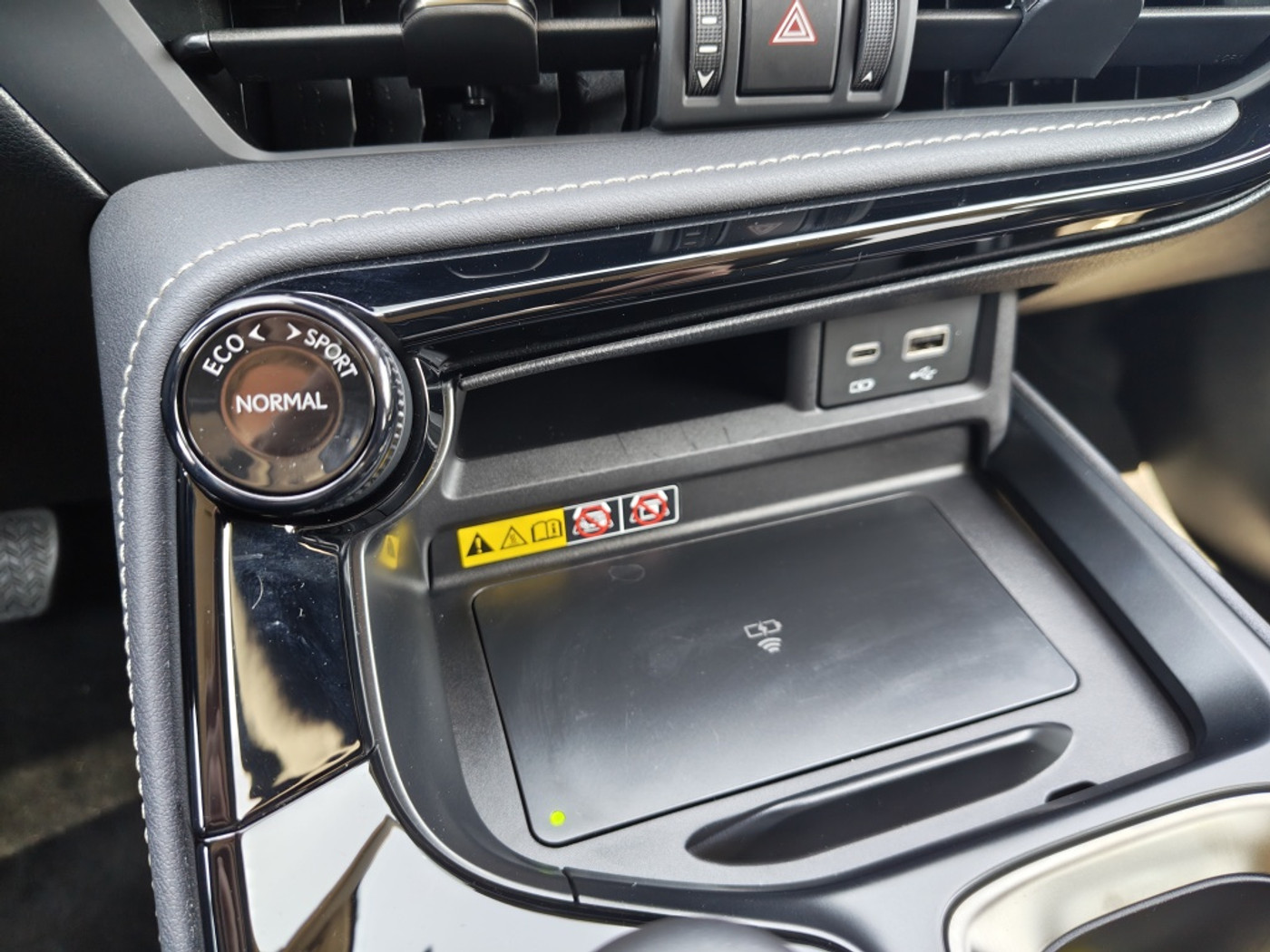 Foto van Lexus Lexus Nx450h+