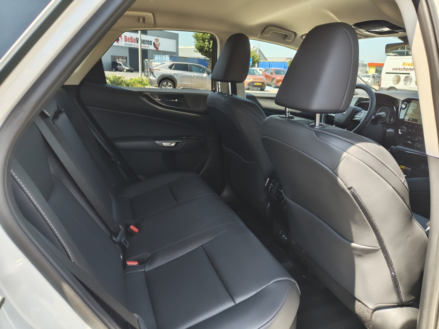 Foto van Lexus Lexus Nx450h+