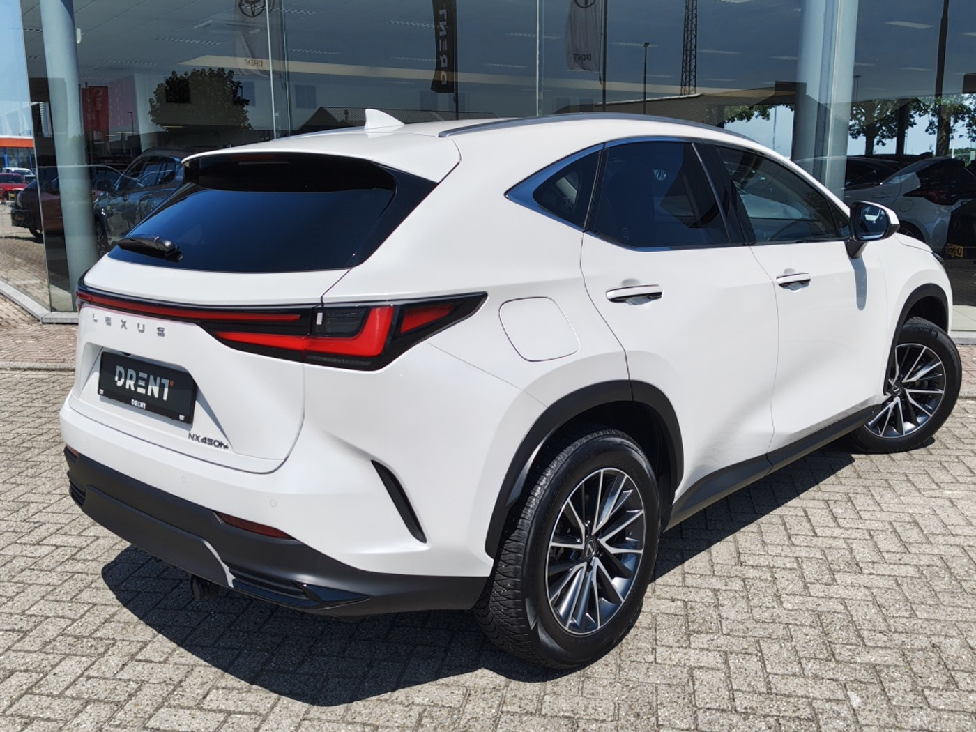Foto van Lexus Lexus Nx450h+