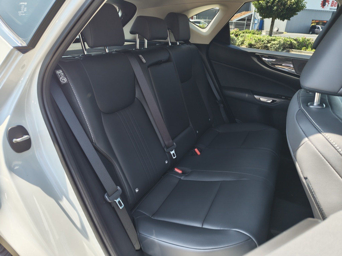 Foto van Lexus Lexus Nx450h+