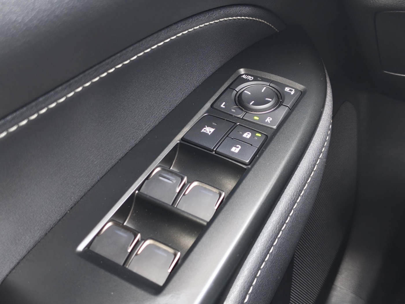 Foto van Lexus Lexus Nx450h+